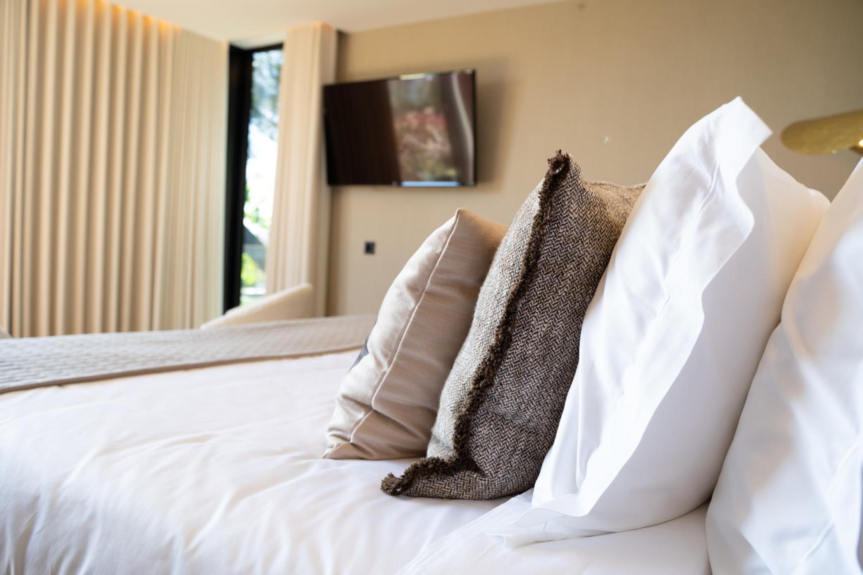 Suite with Private Pool - Photo 6
