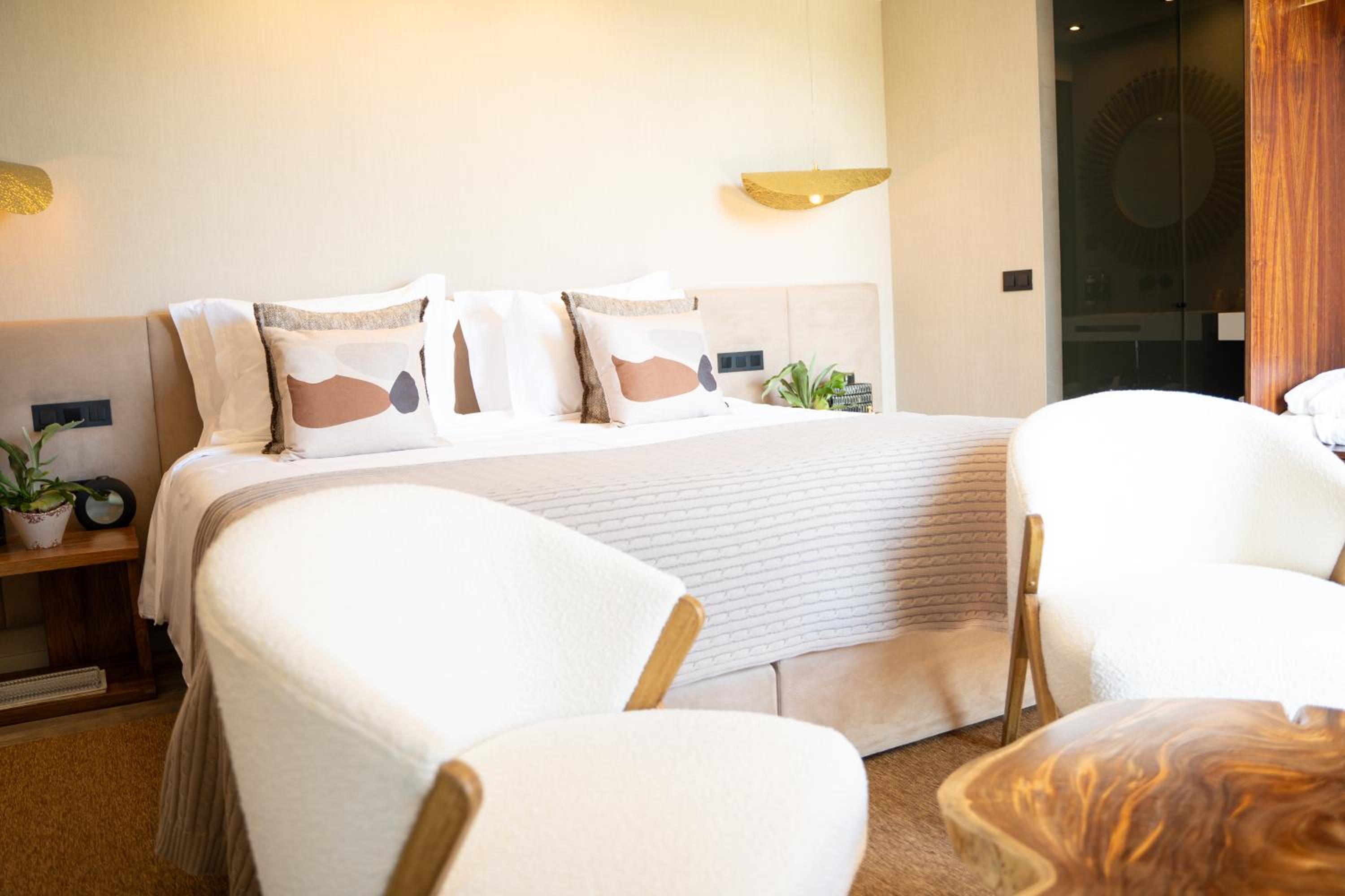 Suite with Private Pool - Photo 7