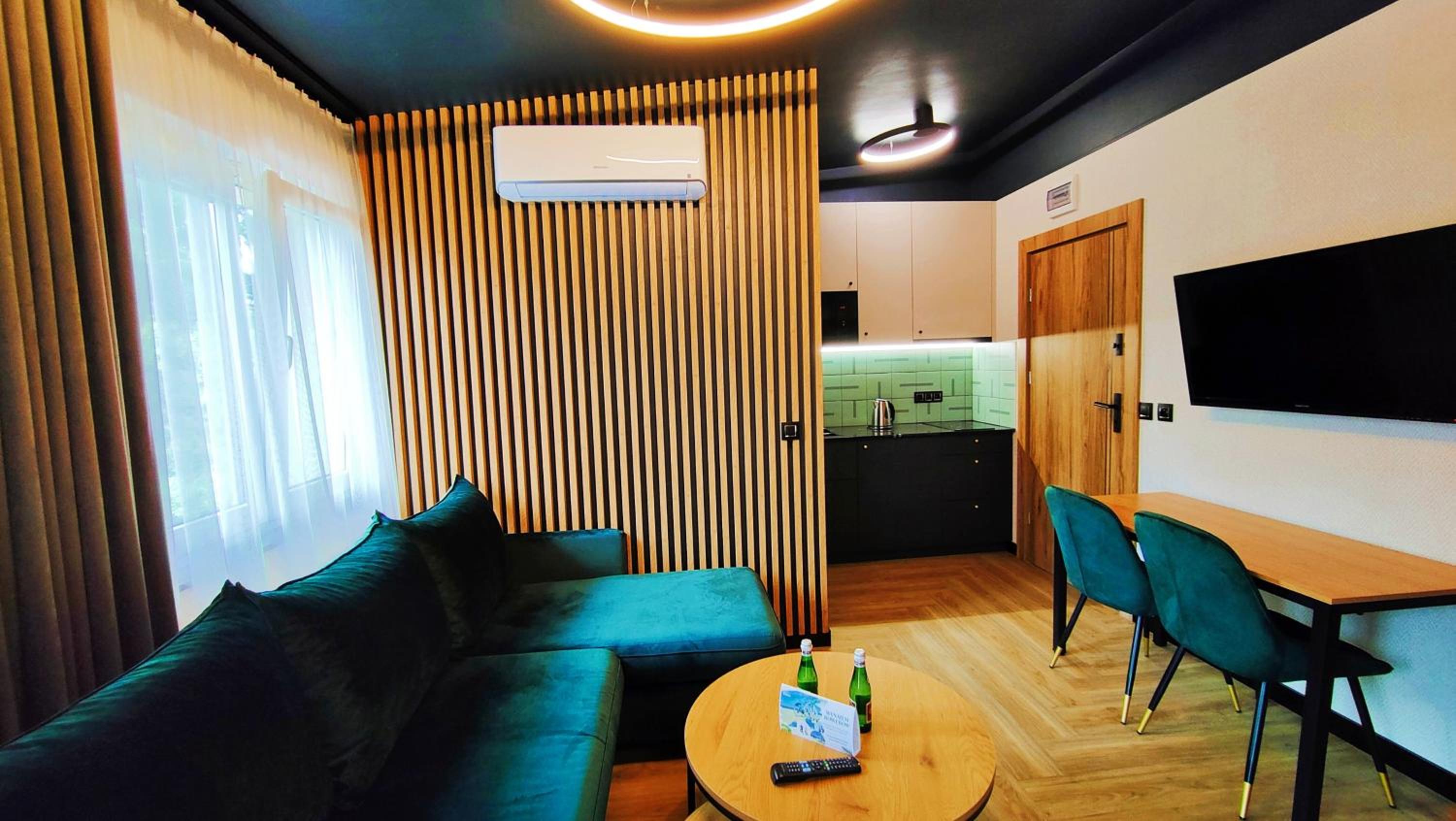 Apartment photo 2