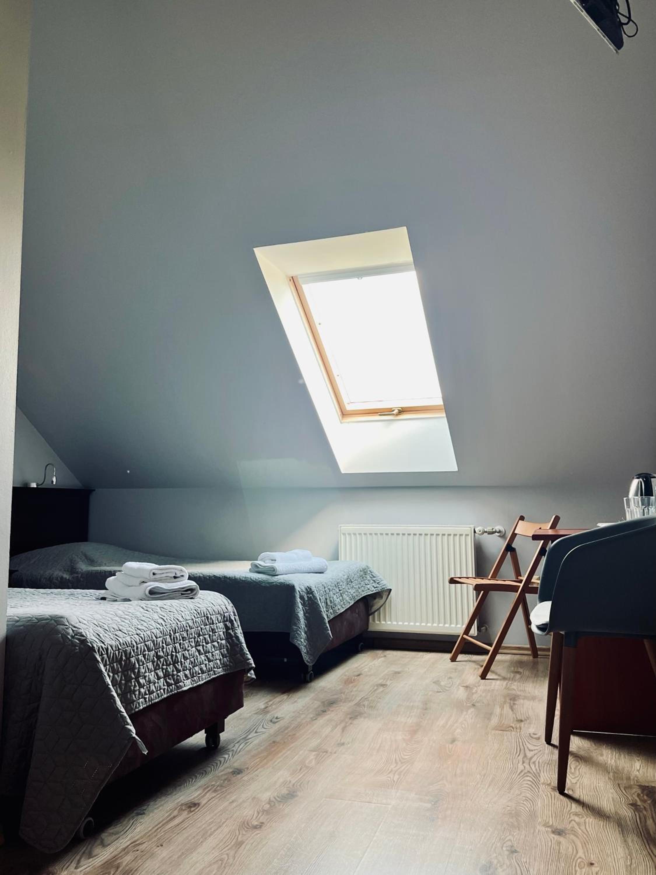Twin Room - Photo 5