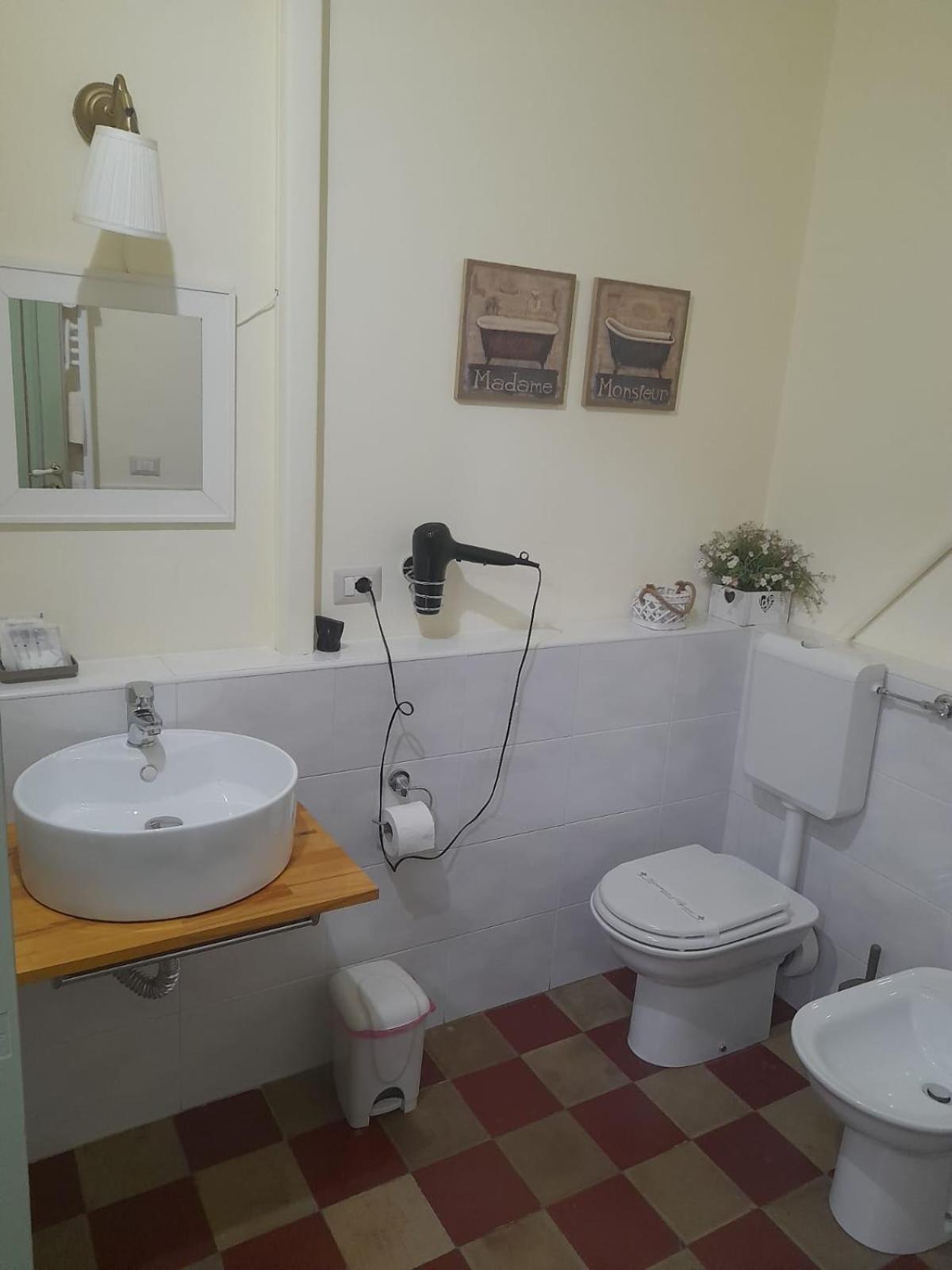 Triple Room with Private External Bathroom photo 3