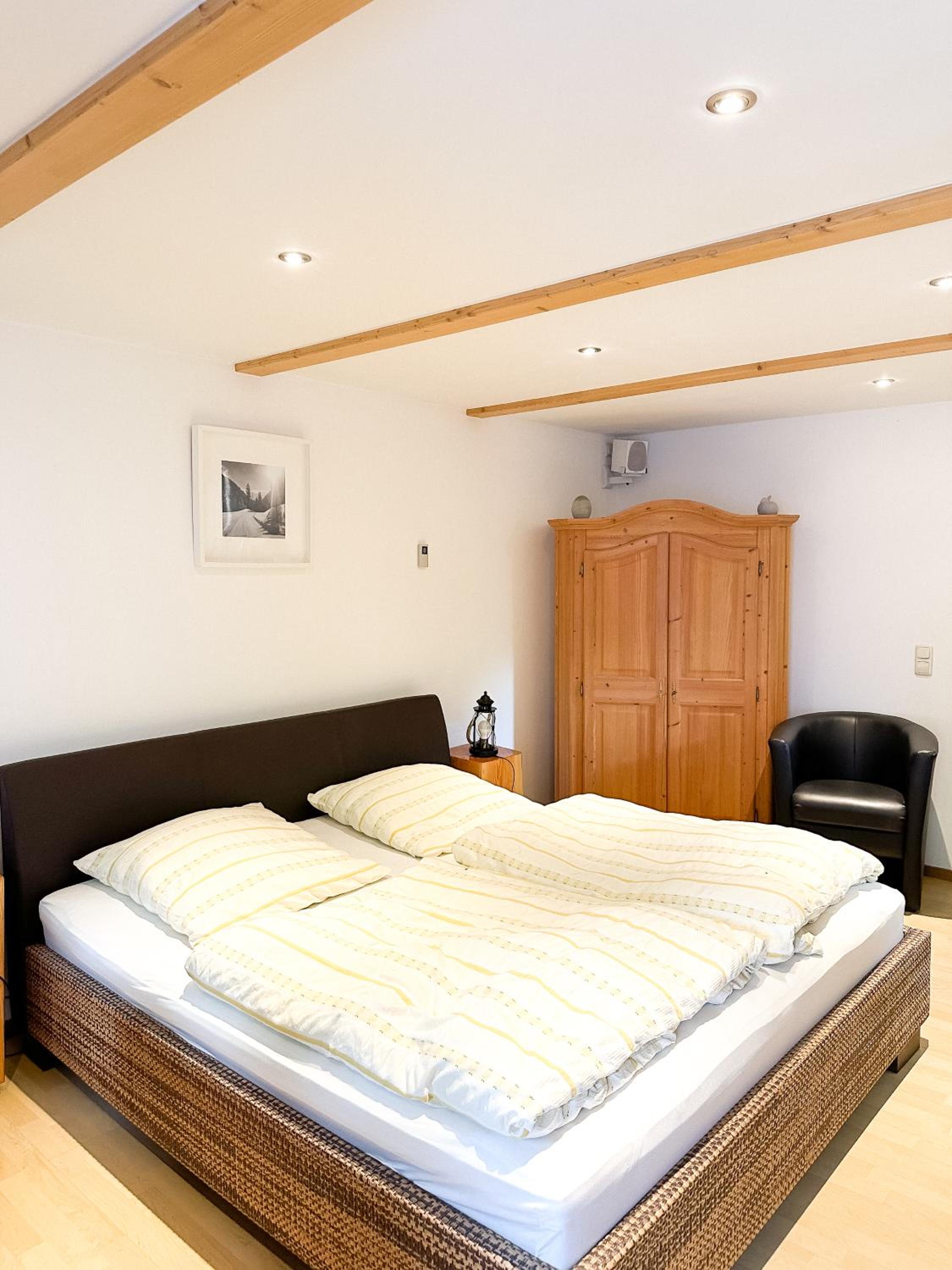 Apartment with Terrace - Photo 7