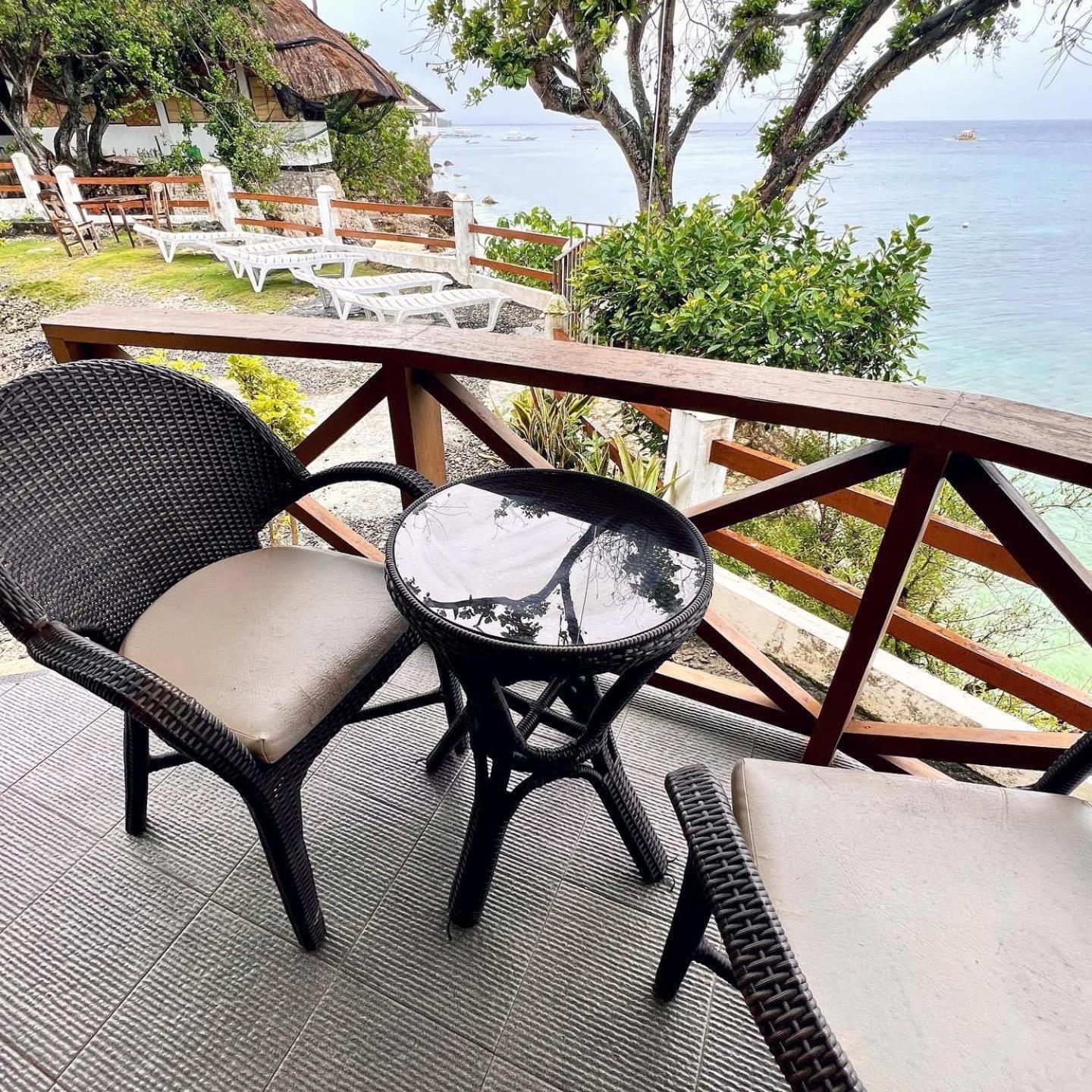 Bungalow - Water Front  - Photo 24