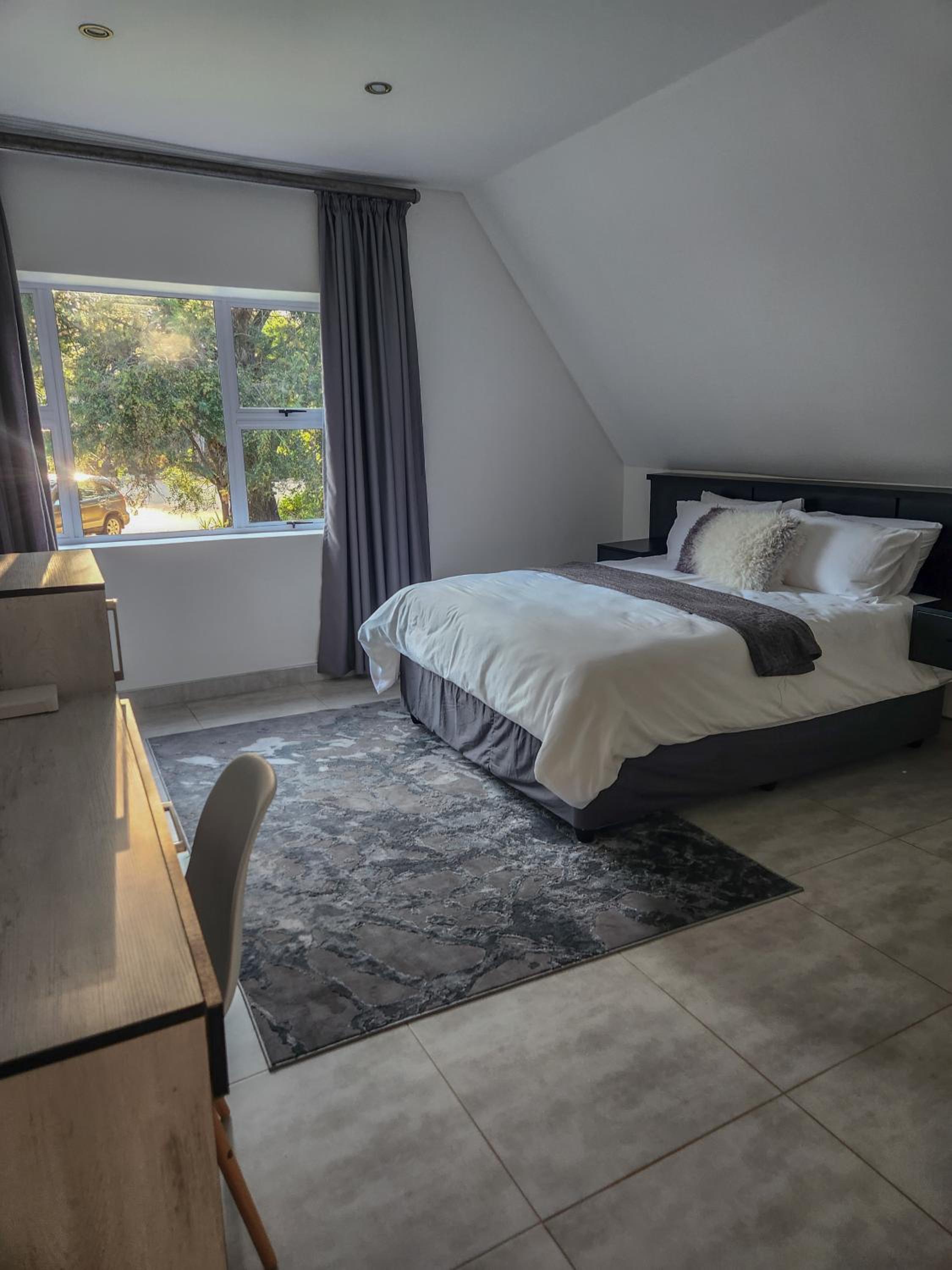 Queen Room - Photo 1