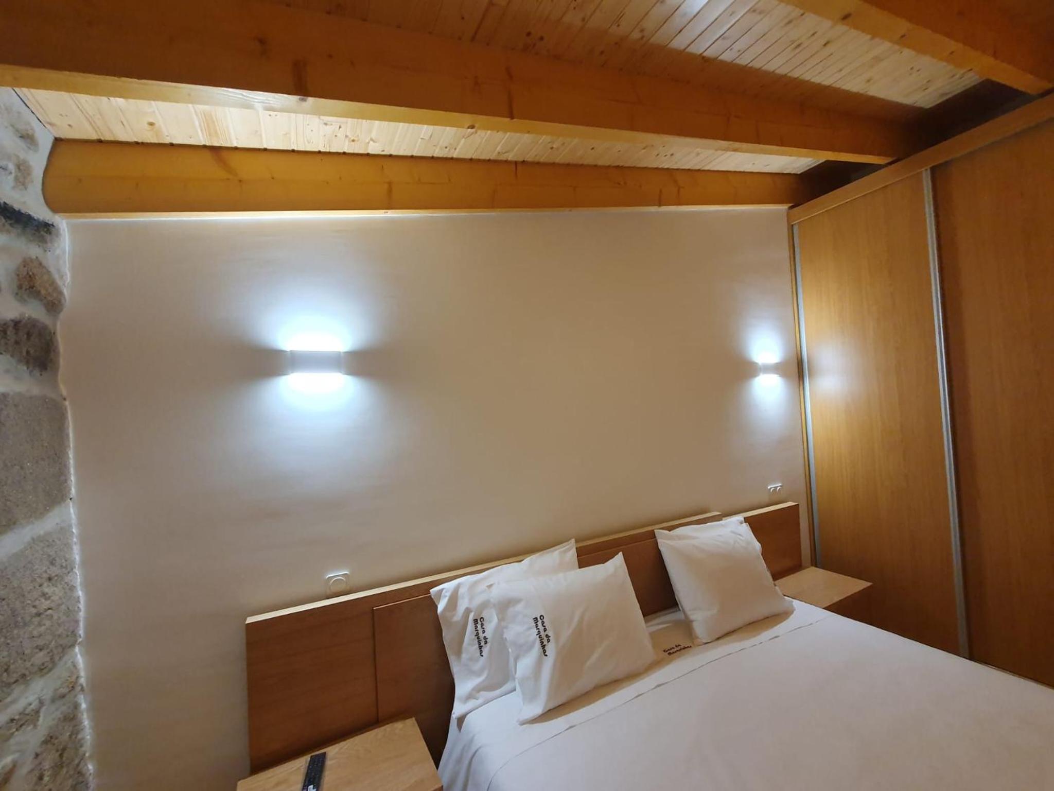 Five-Bedroom House photo 3