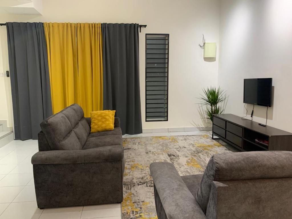 Four-Bedroom House photo 1
