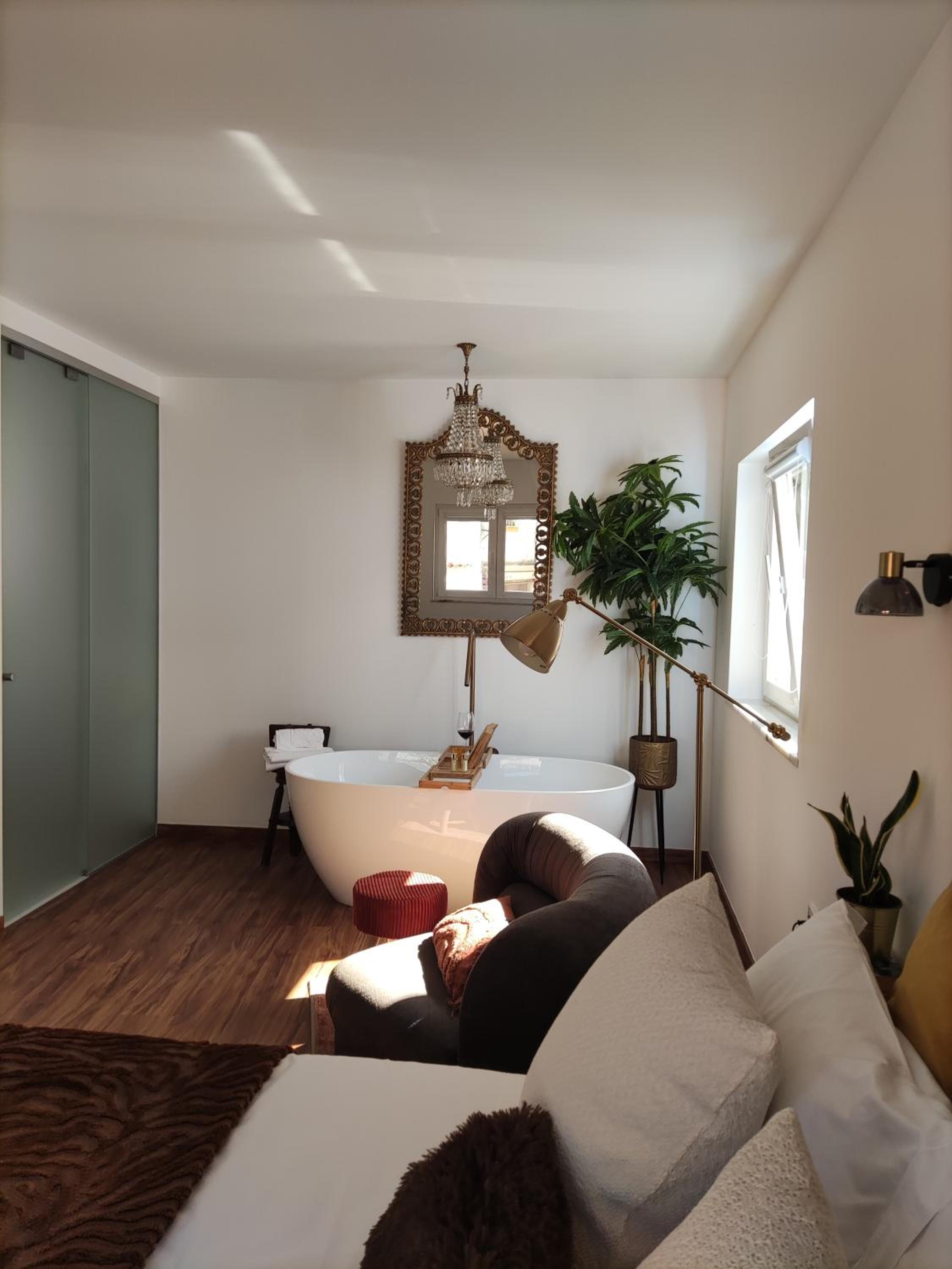 Deluxe Double Room with Bath photo 3