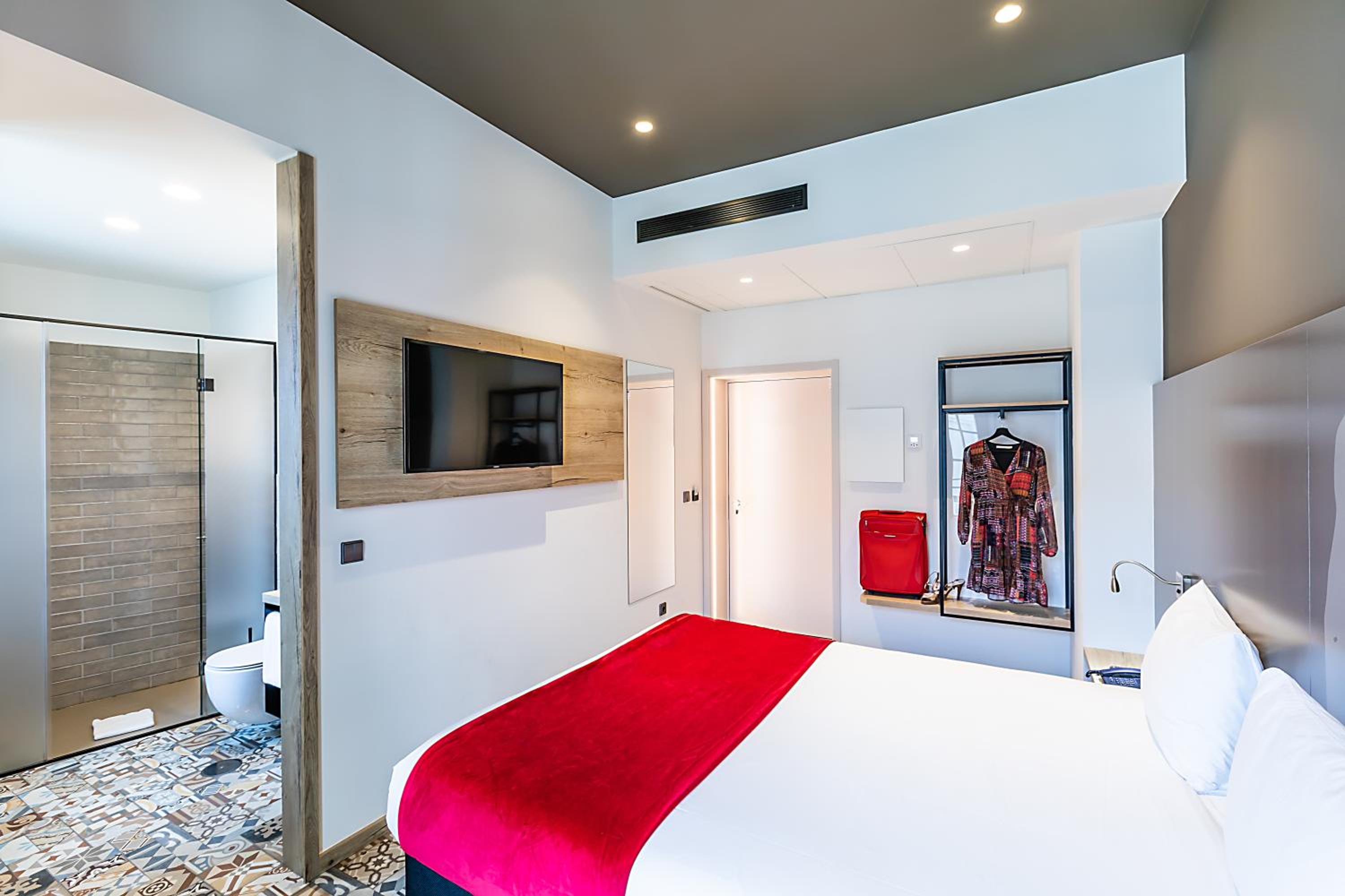 Standard Double Room - Photo 1
