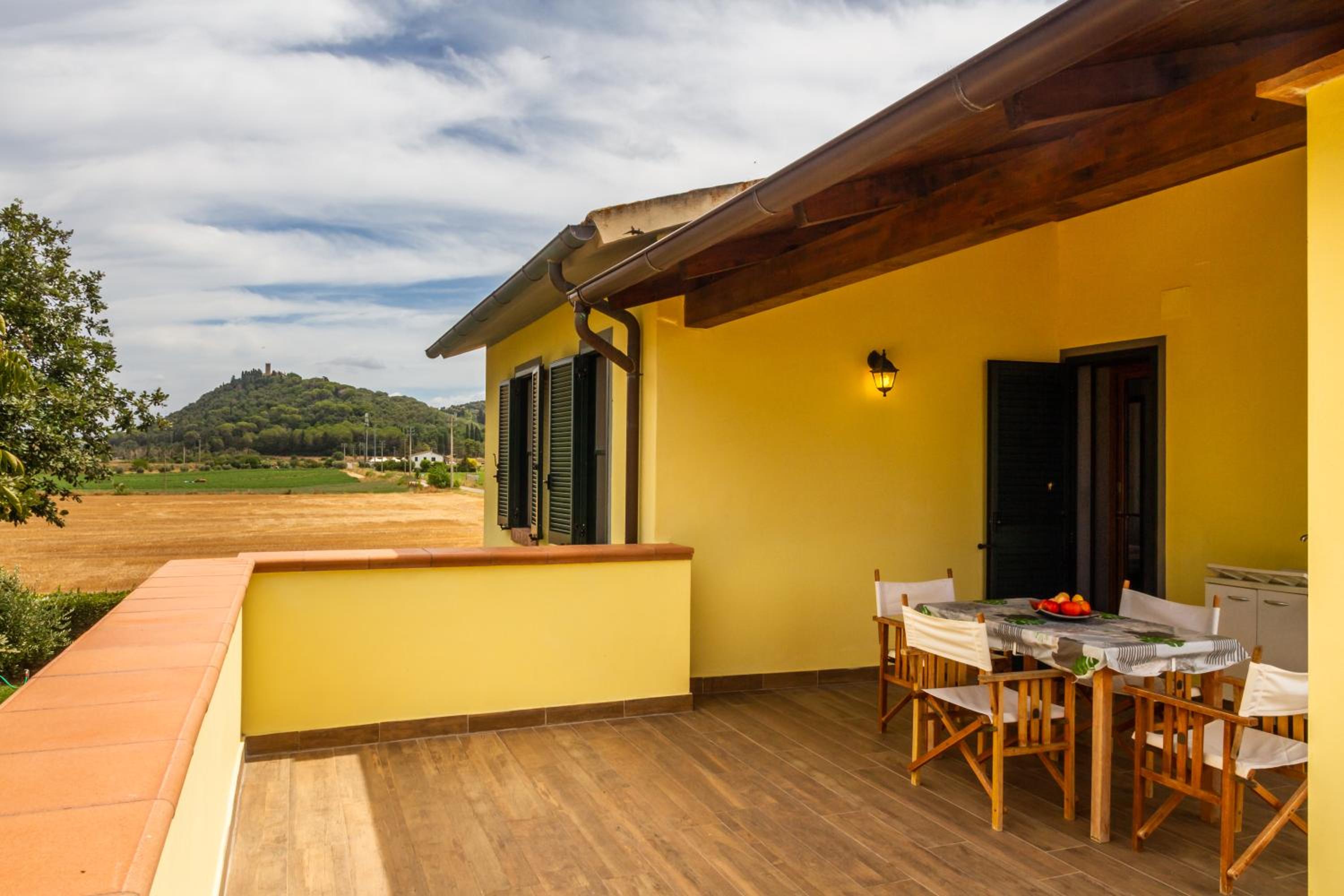 Two-Bedroom Apartment with Pool View photo 3
