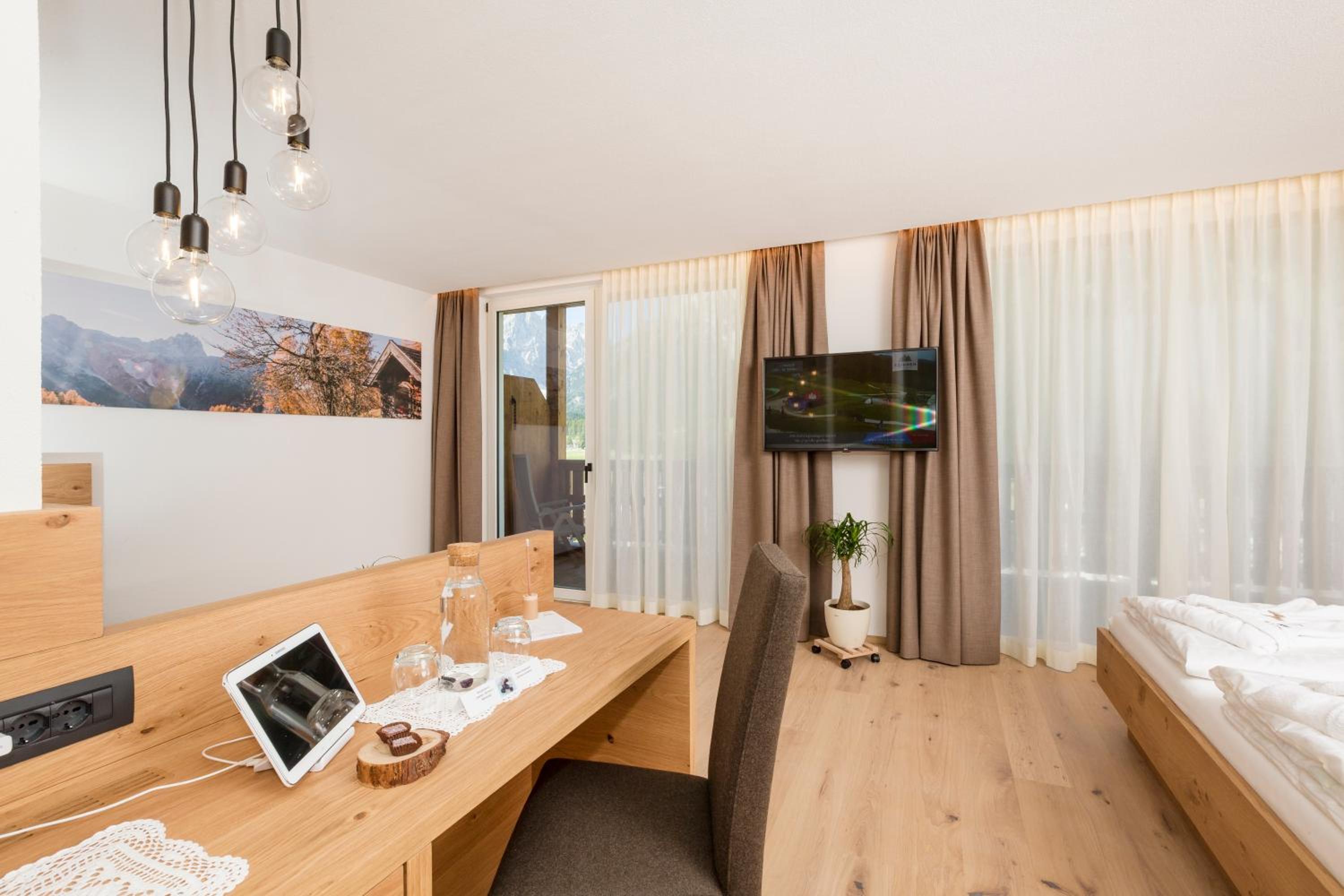 Quadruple Room with Mountain View photo 3