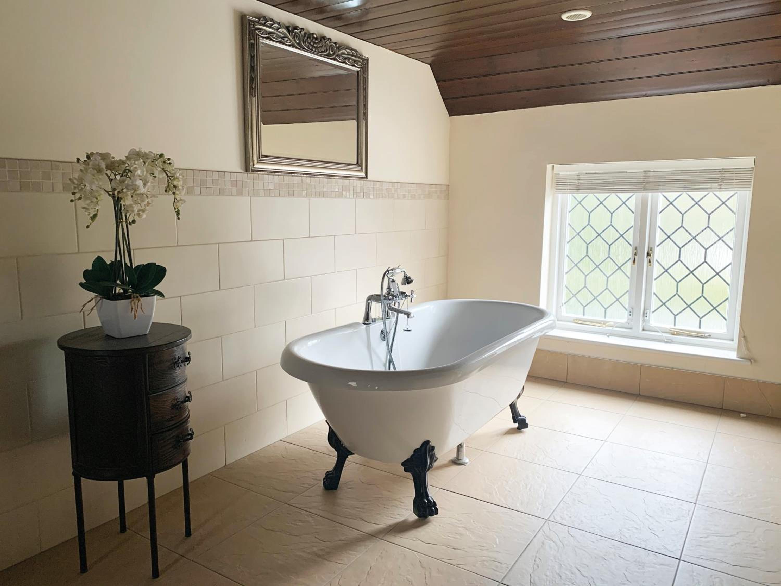 Superior Suite - Photo 5