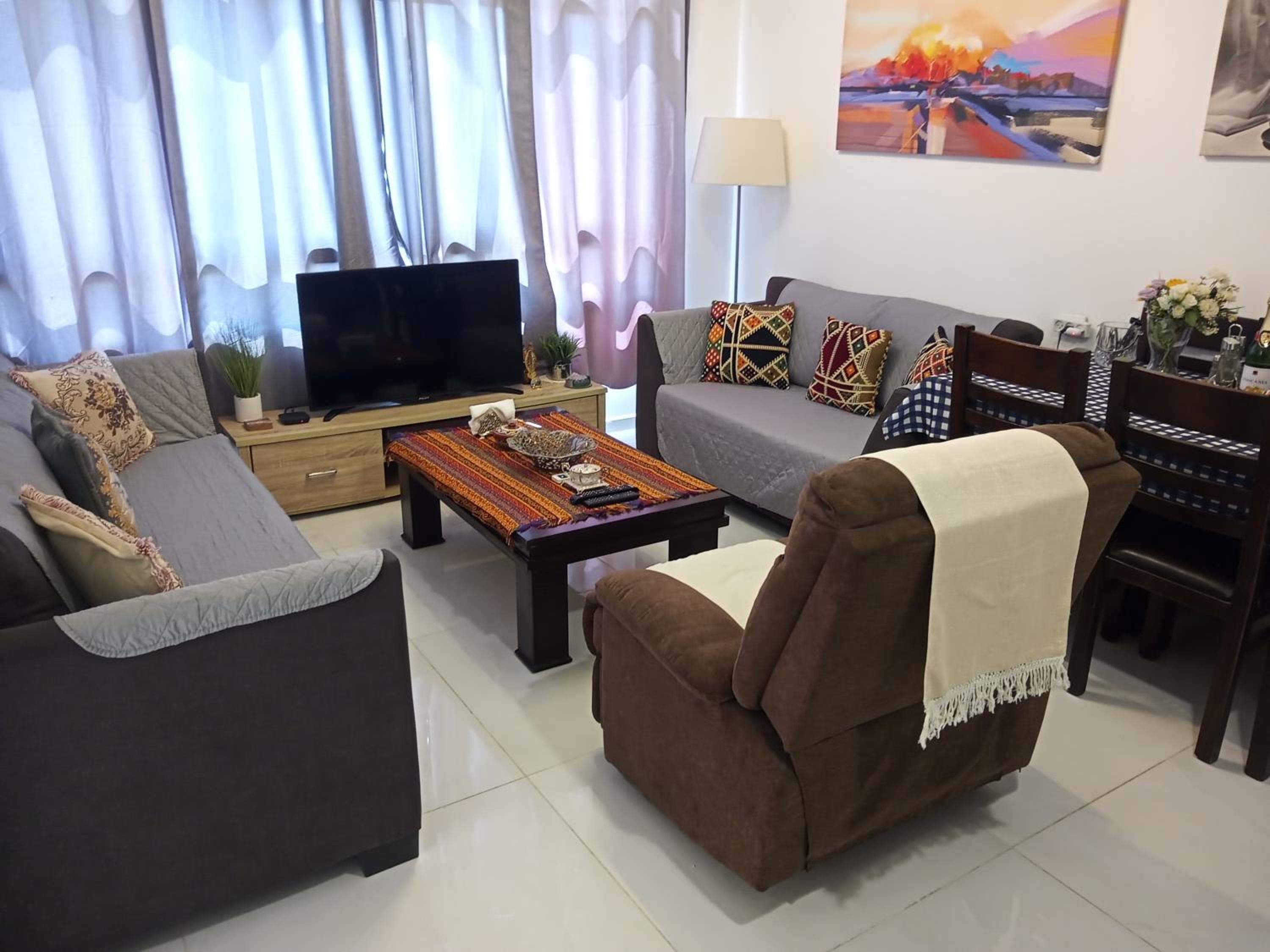 Apartment photo 2