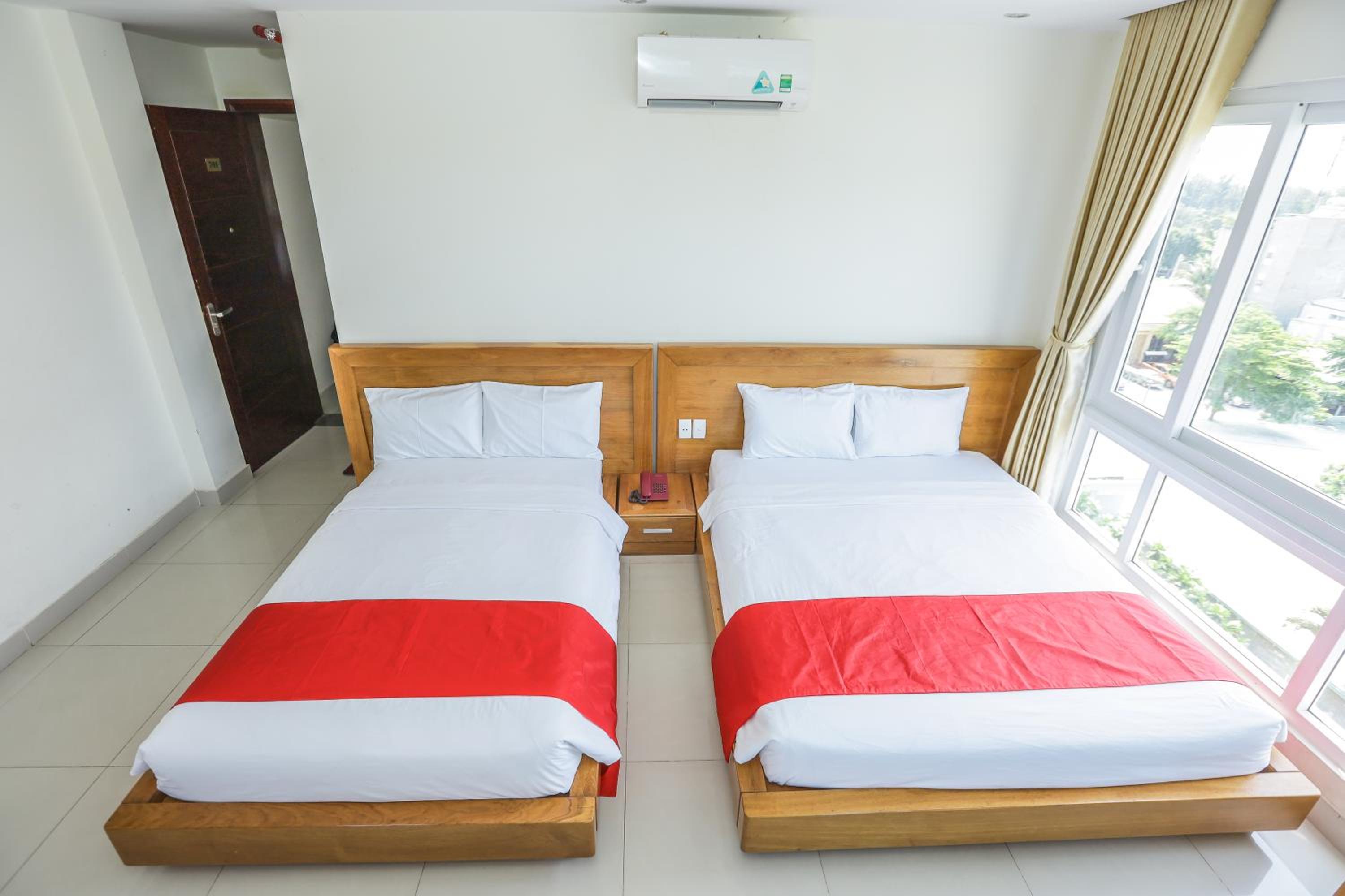 Twin Room With View