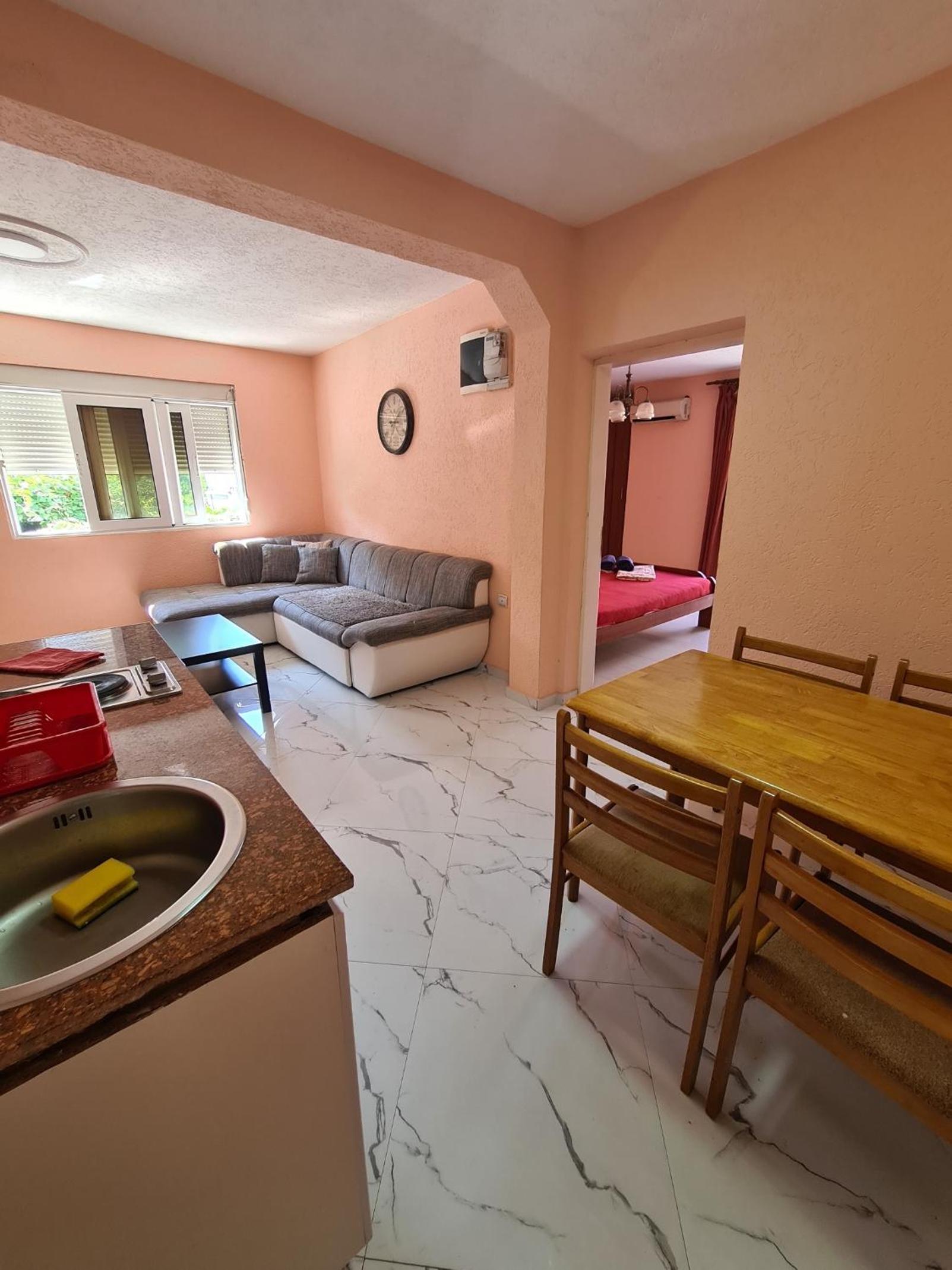 One-Bedroom Apartment with Terrace photo 1