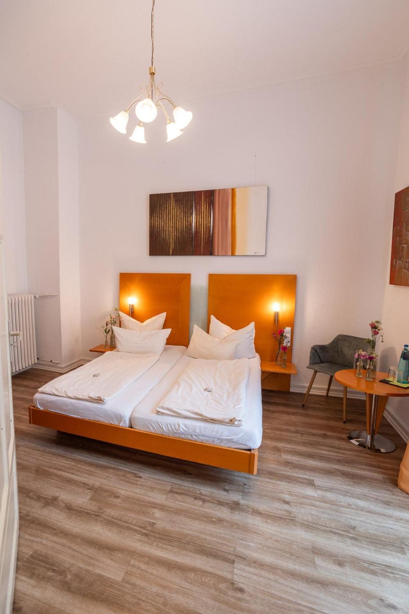 Double Room - Photo 11