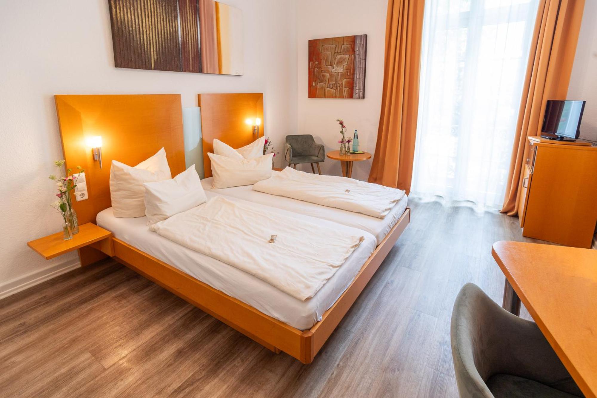 Double Room - Photo 12