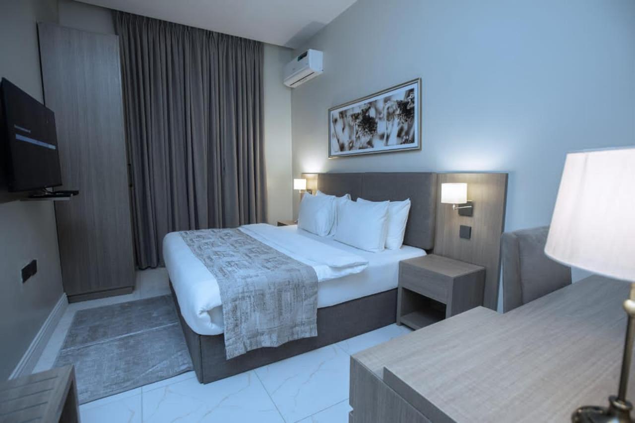 Standard Double Room - Photo 16