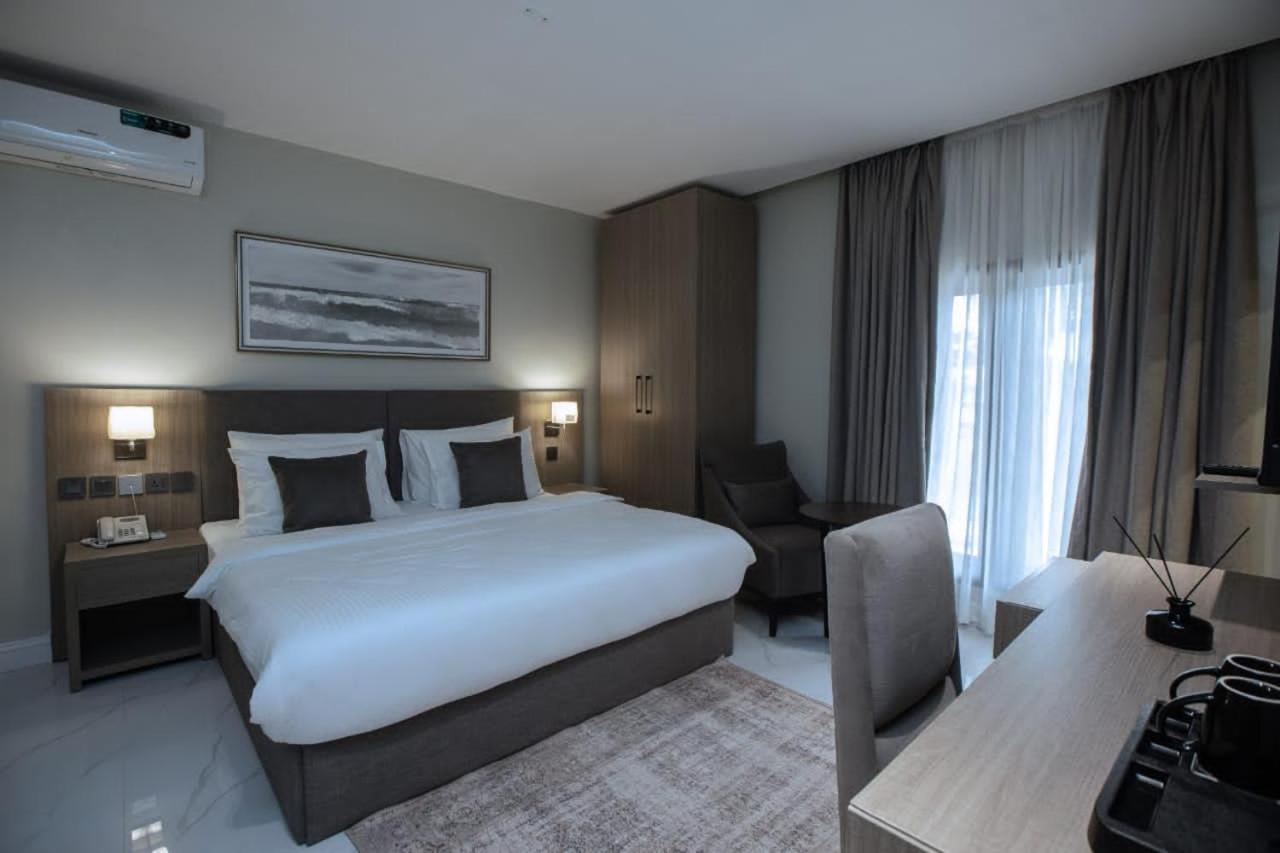 Deluxe Room - Photo 19