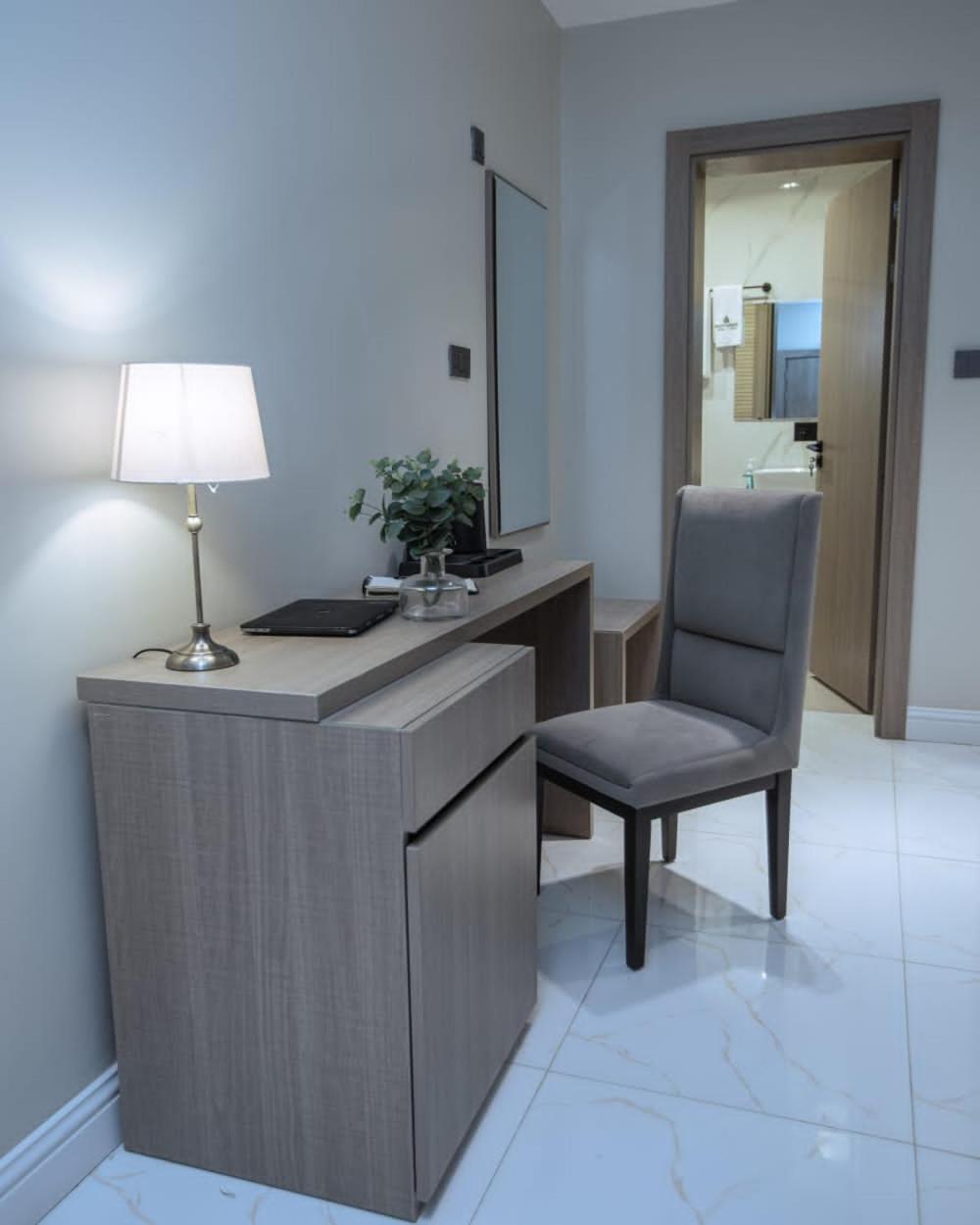 Standard Double Room - Photo 11