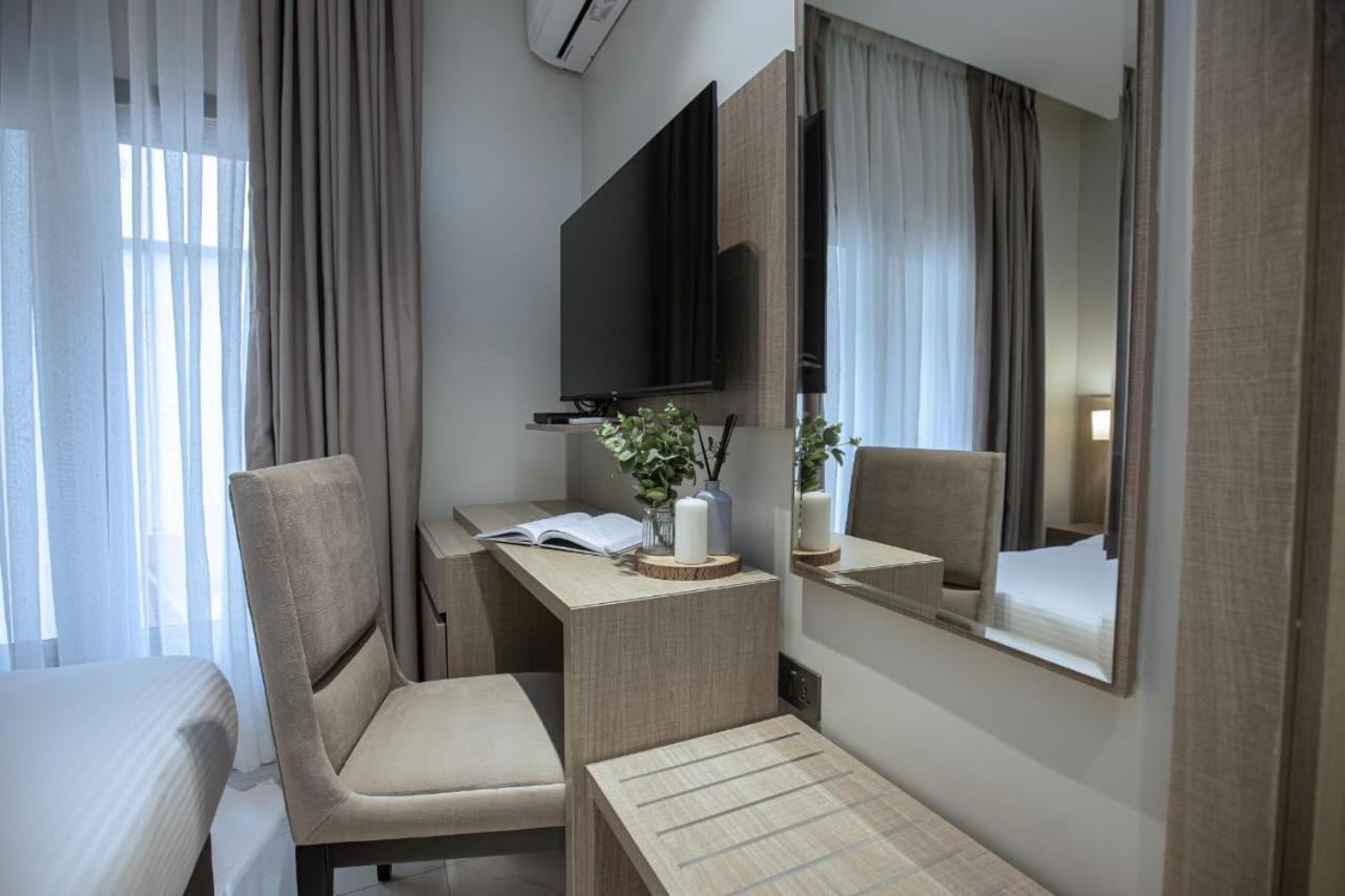 Standard Double Room - Photo 23