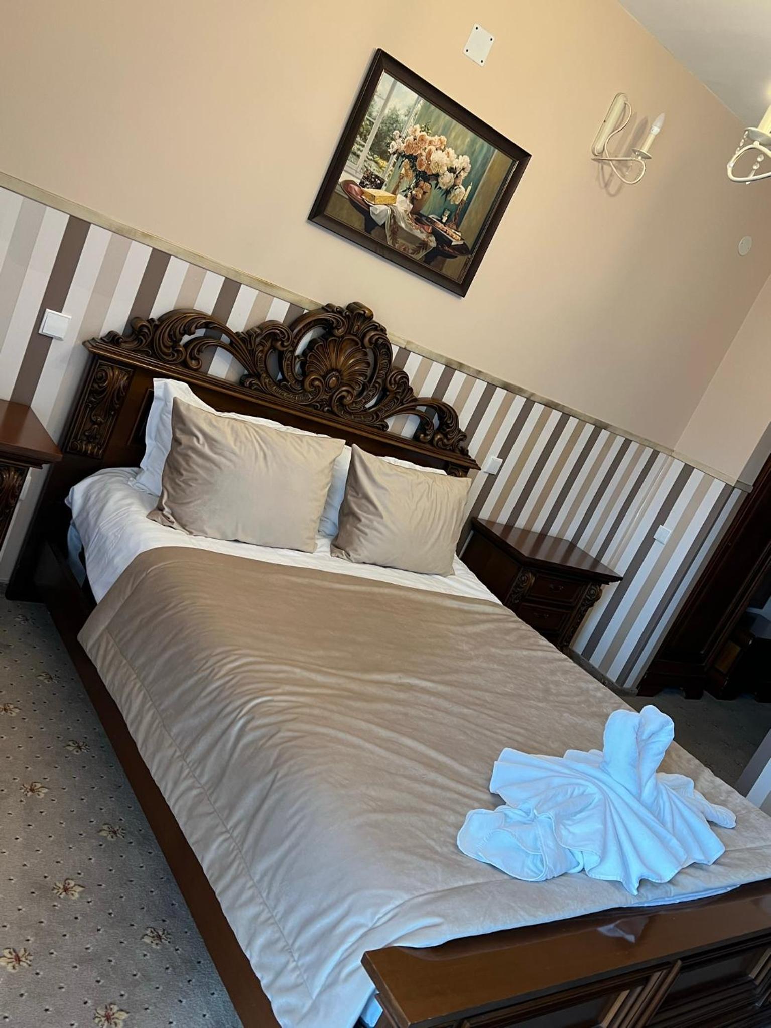 Deluxe Double Room with Shower