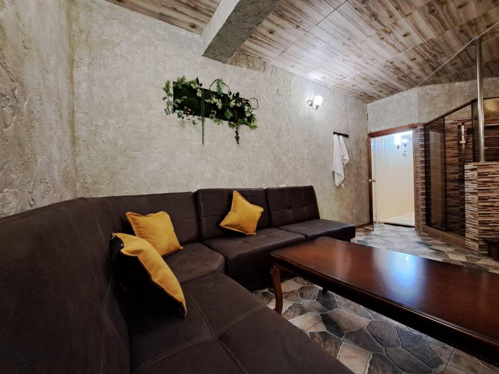 6-Bed Mixed Dormitory Room