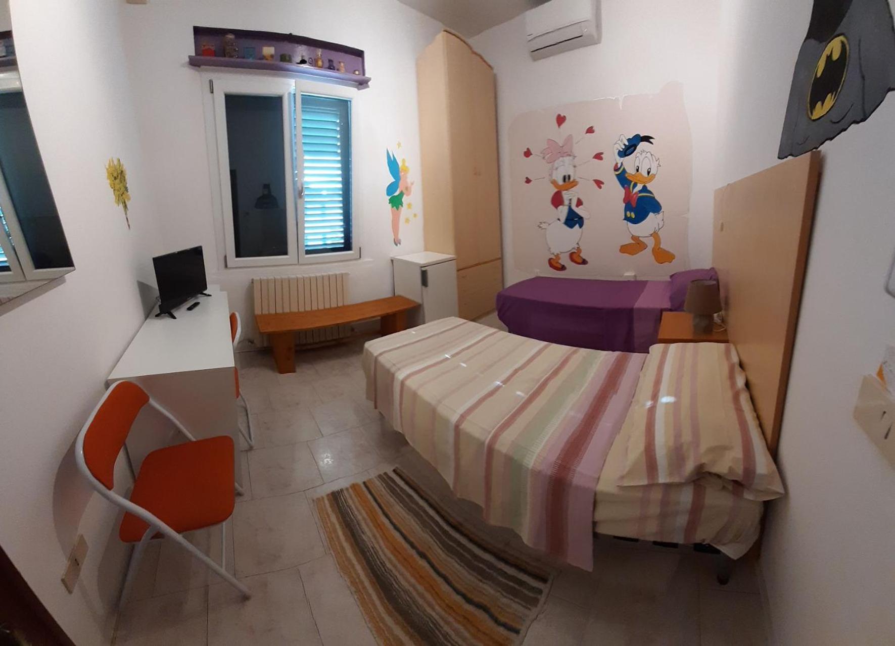 Double Or Twin Room With Private External Bathroom - Street View