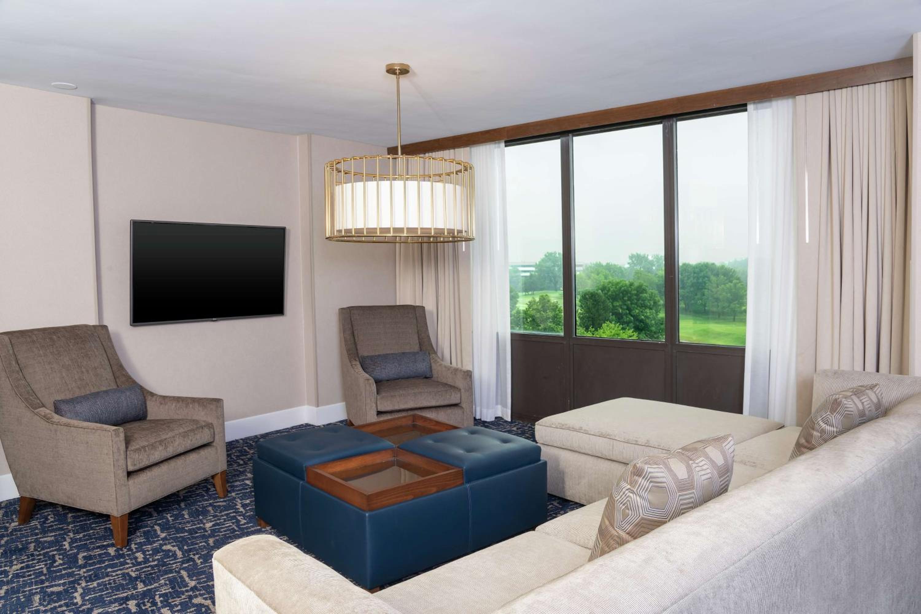 King Suite with Sofa Bed - Photo 3