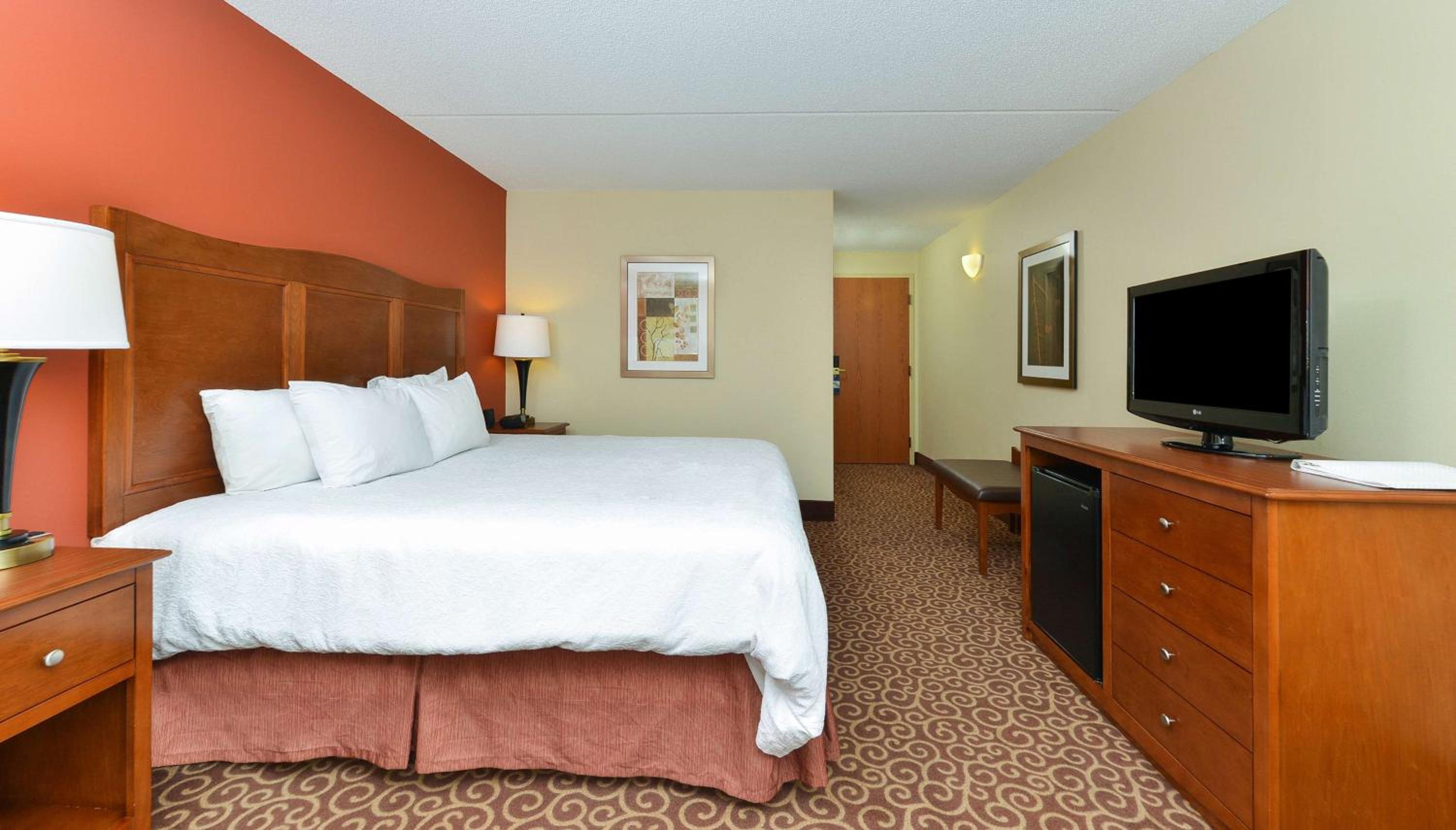 King Room - Non-Smoking - Photo 3