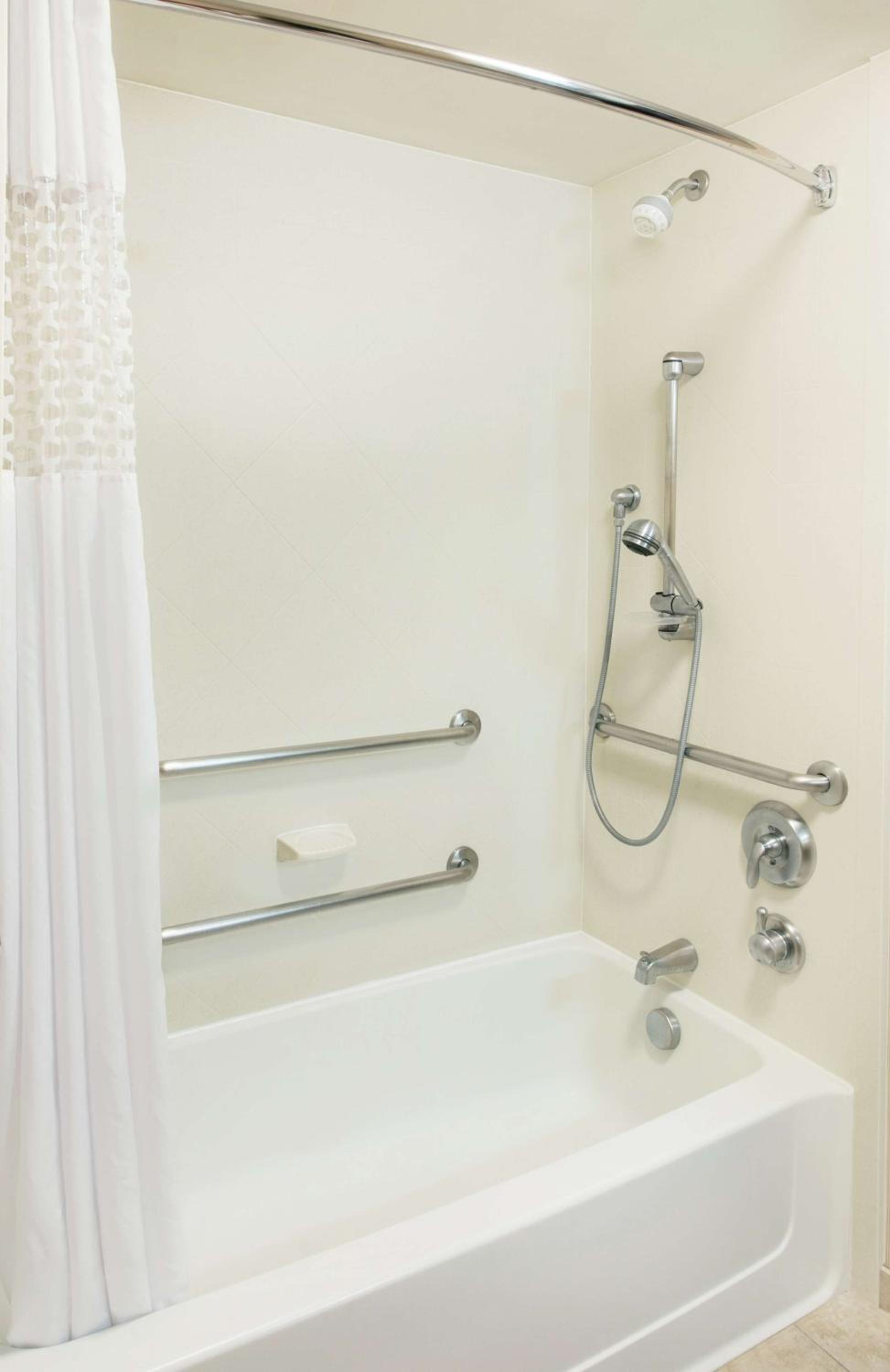 King Studio with Bath Tub - Disability Access/Non-Smoking - Photo 3
