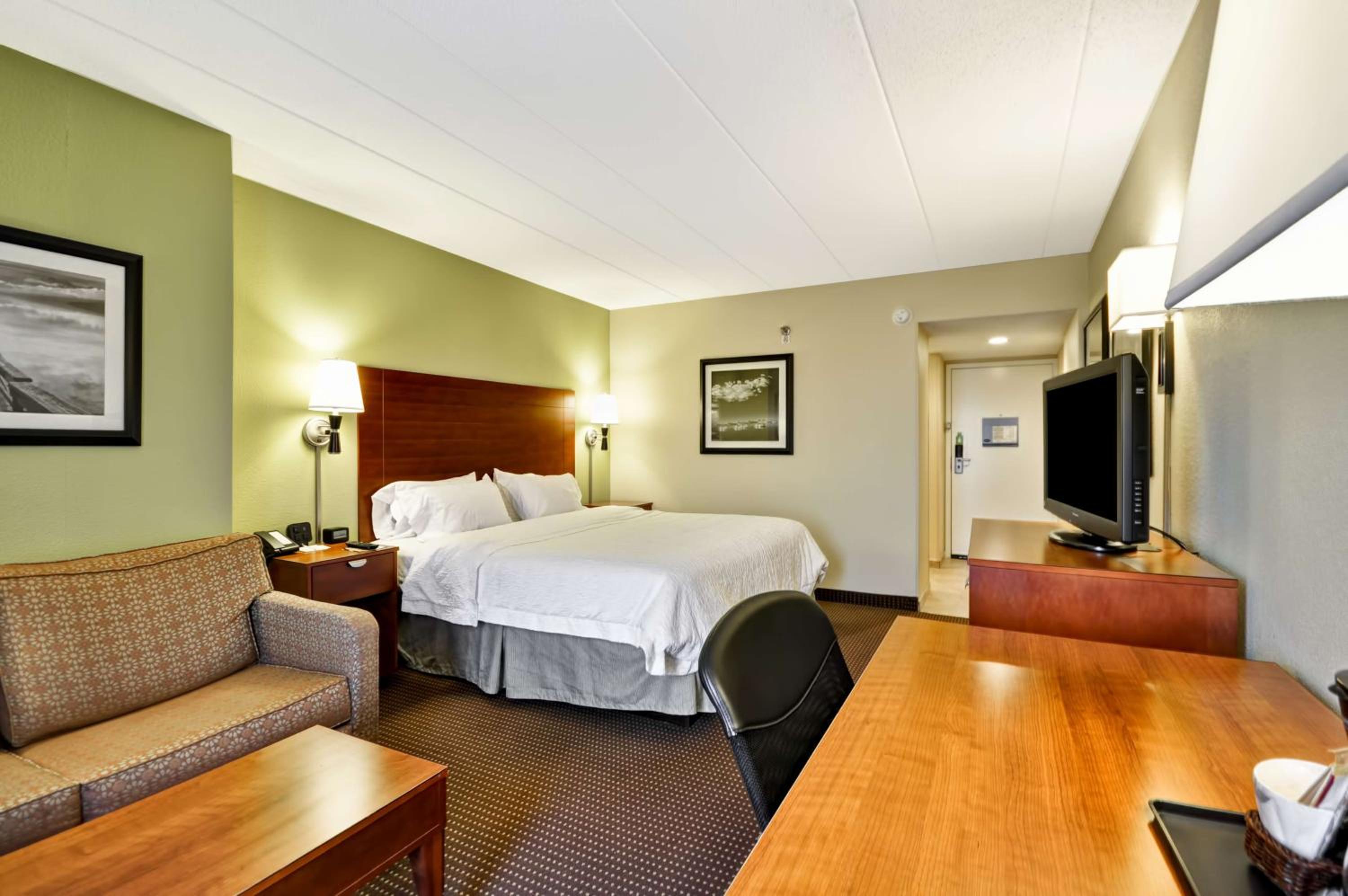King Room with Sofa Bed and Study - Non-Smoking - Photo 1
