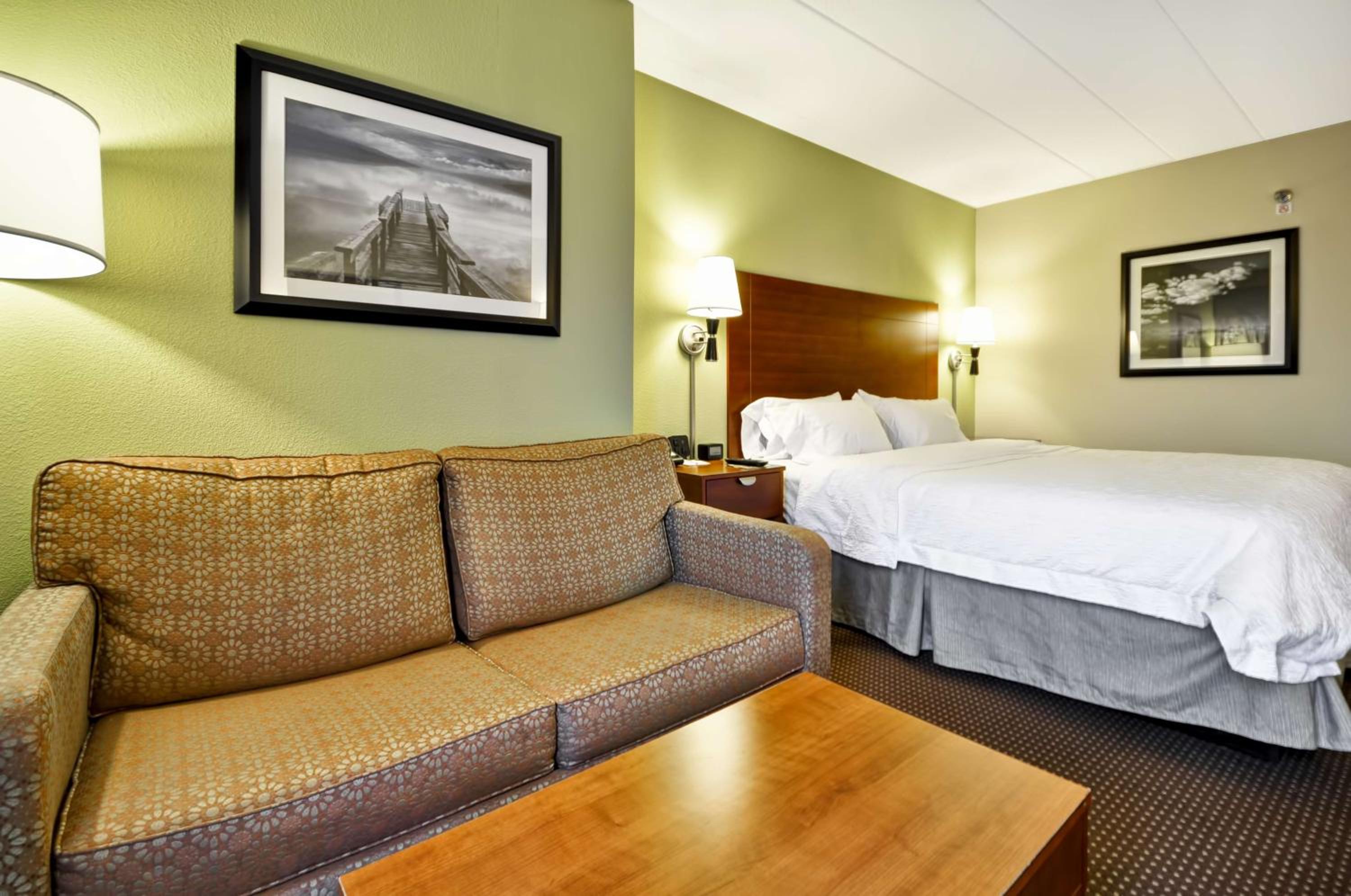 King Room with Sofa Bed and Study - Non-Smoking - Photo 2