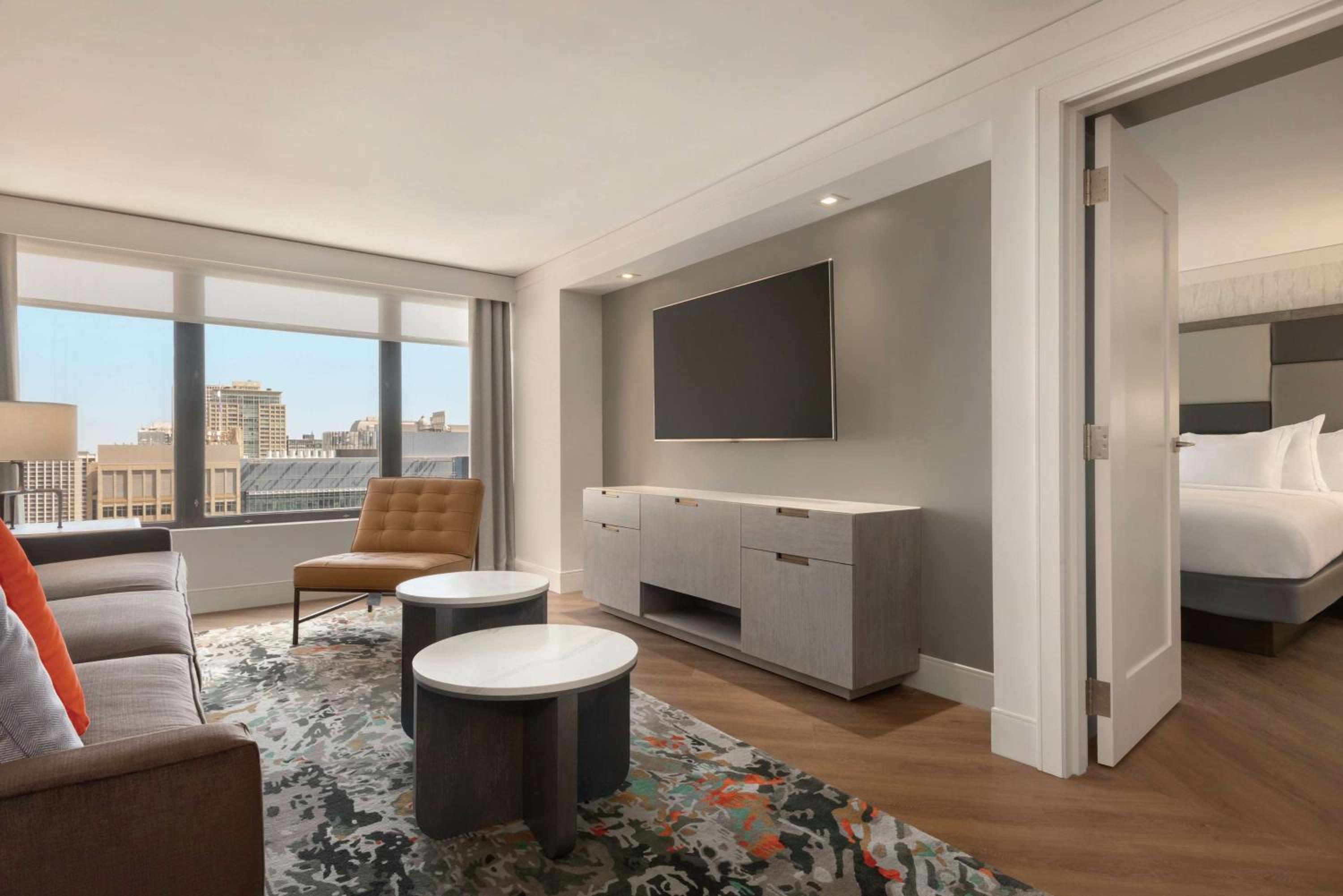 One-Bedroom King Suite with Sofa Bed - Photo 4