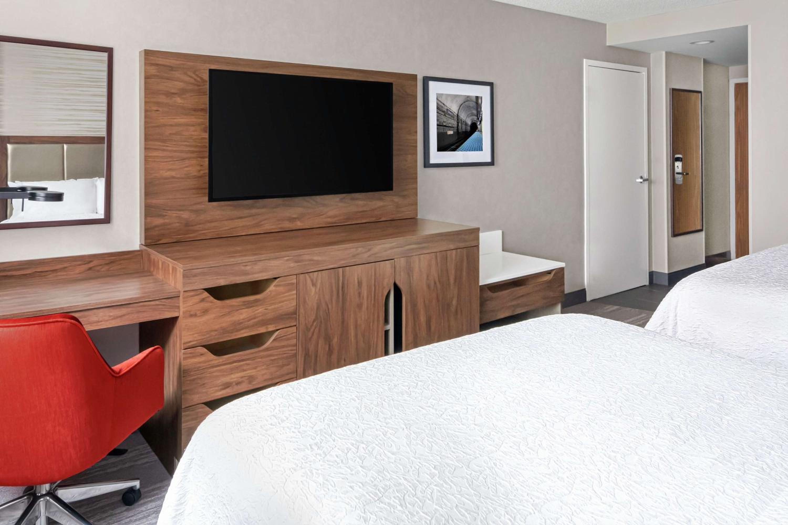 Queen Room with Two Queen Beds - Mobility and Hearing Access/Non-Smoking