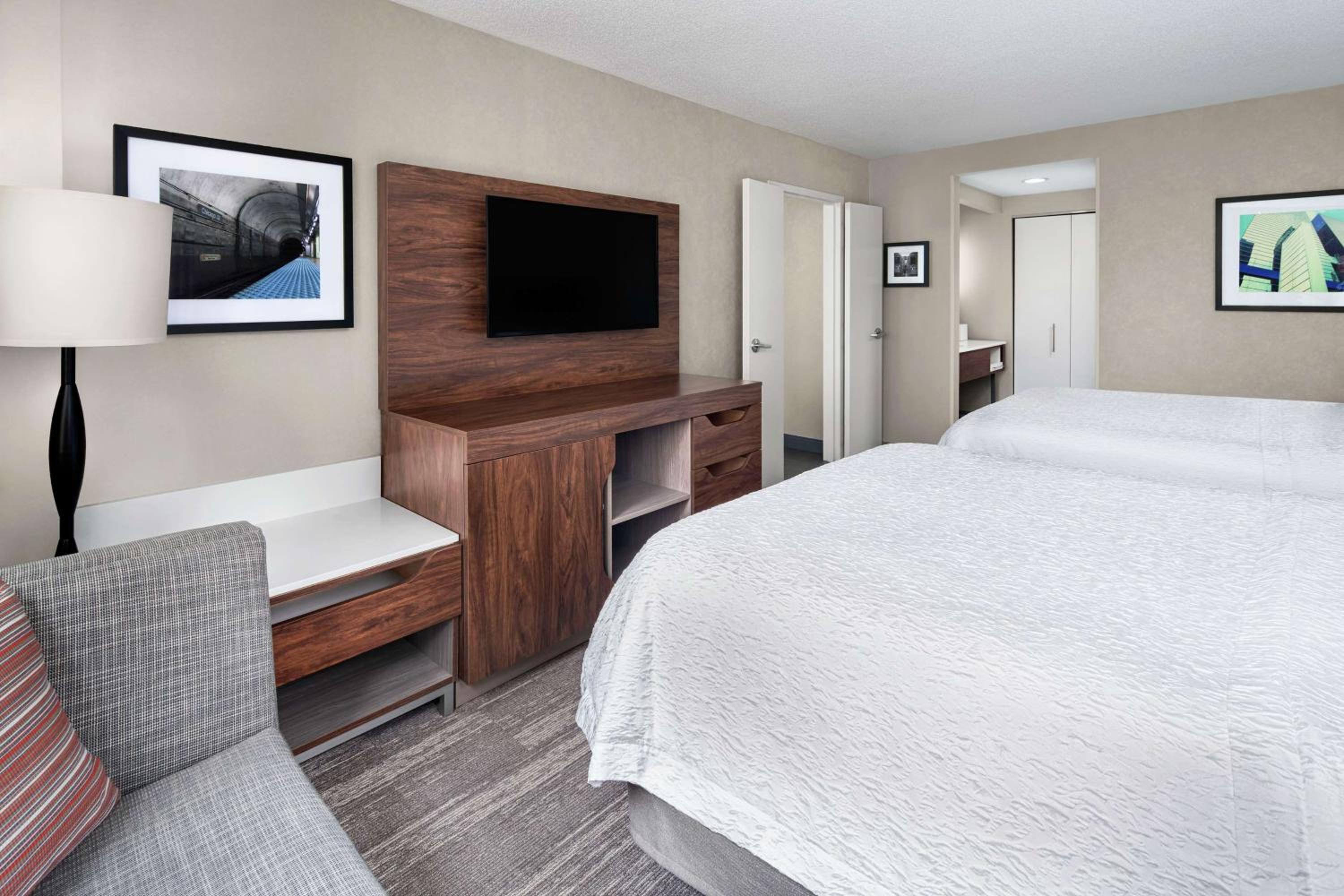 One-Bedroom Suite with Two Queen Beds - Photo 7