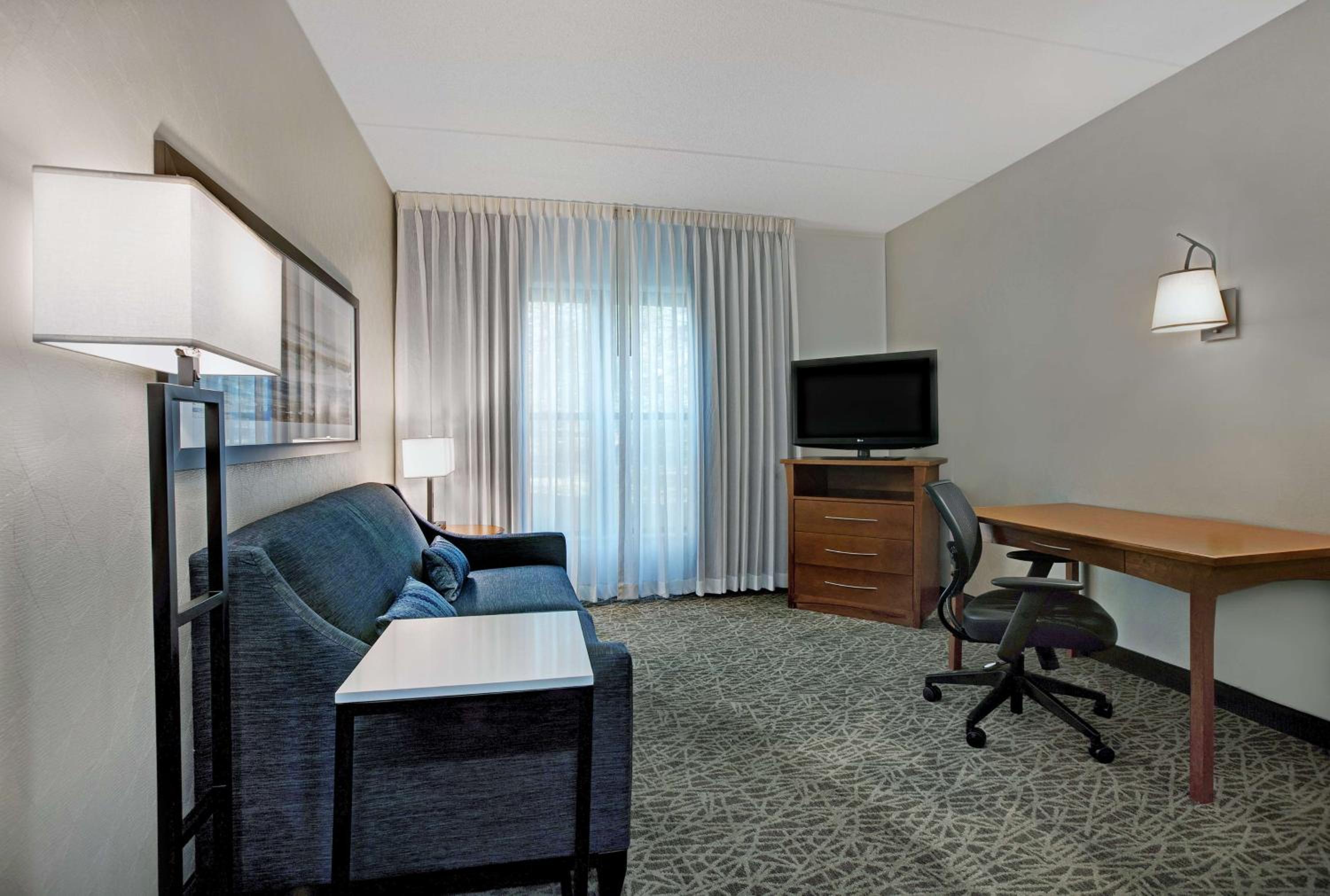One-Bedroom King Suite - Non-Smoking - Photo 3