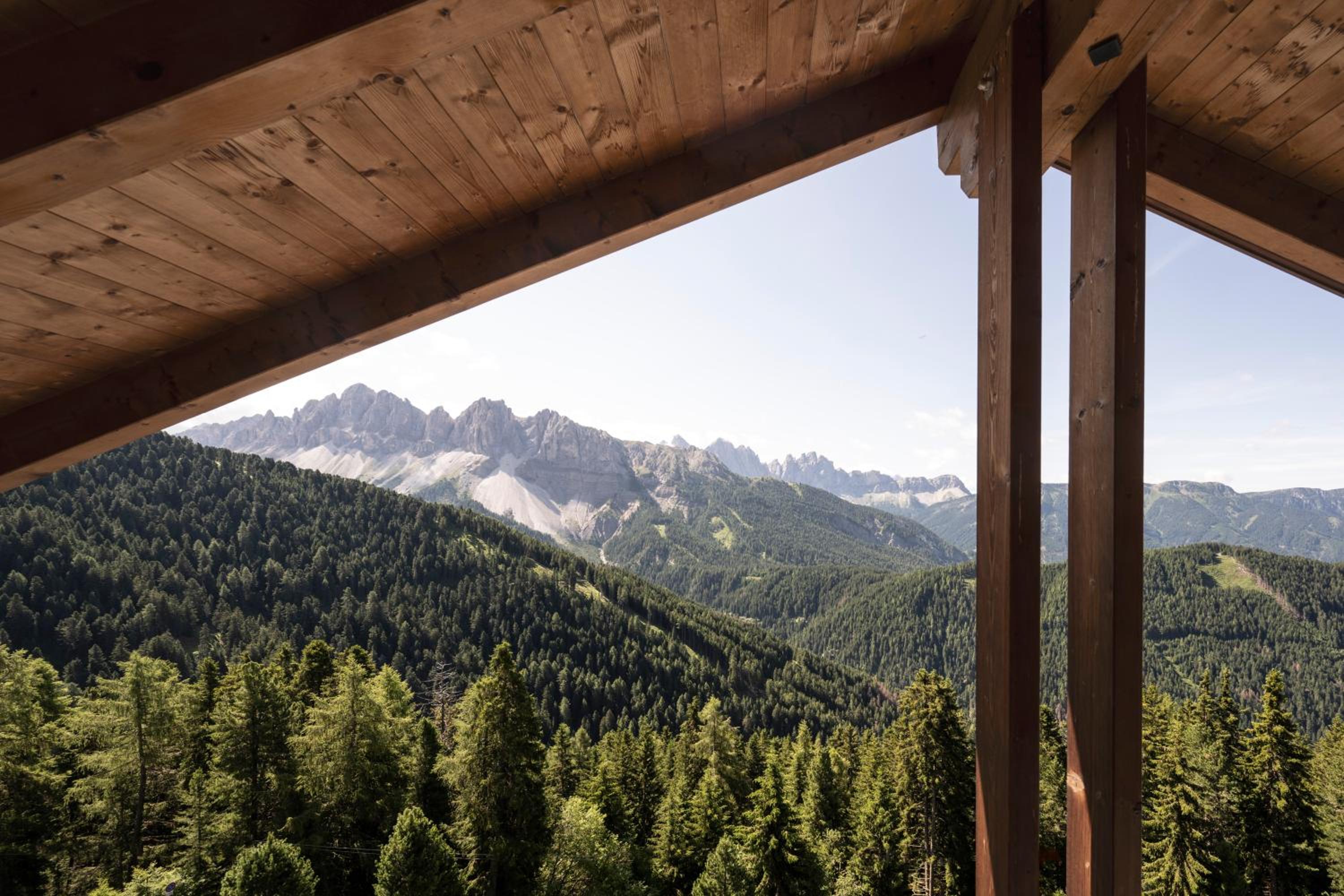 Apartment with Mountain View - Photo 11