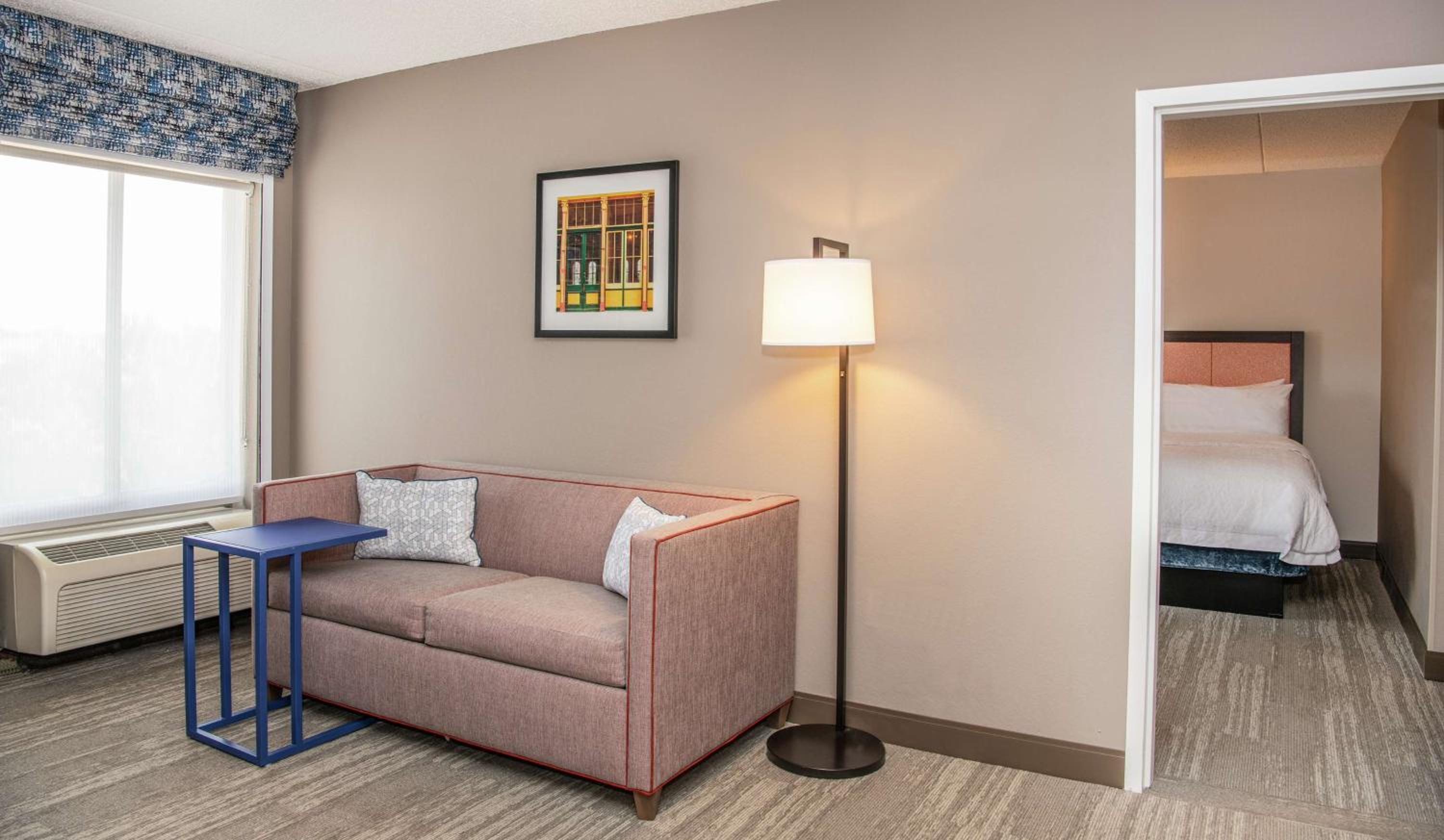 One-Bedroom King Suite - Non-Smoking - Photo 2