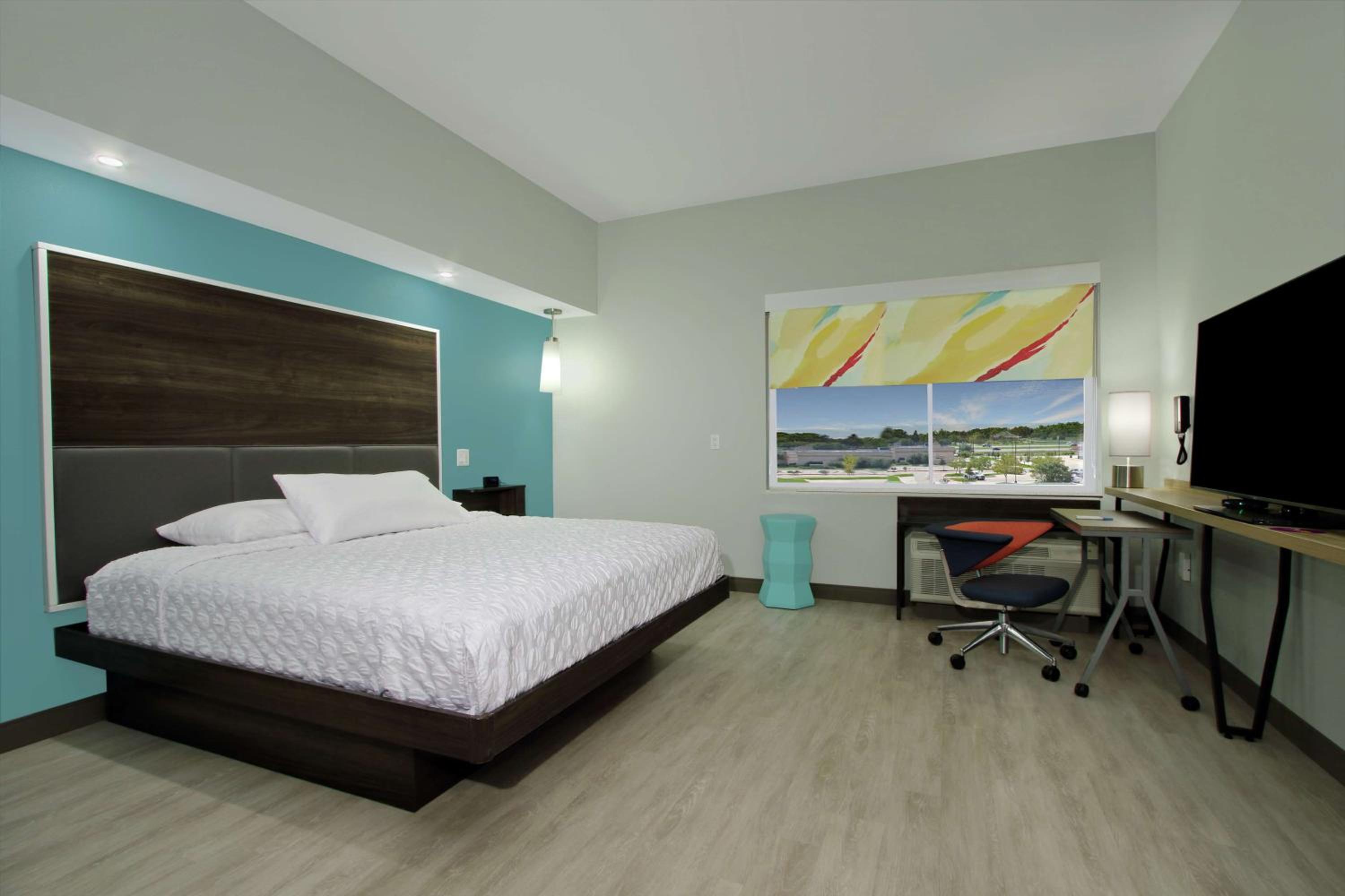 Queen Room with Two Queen Beds - Mobility Access photo 1