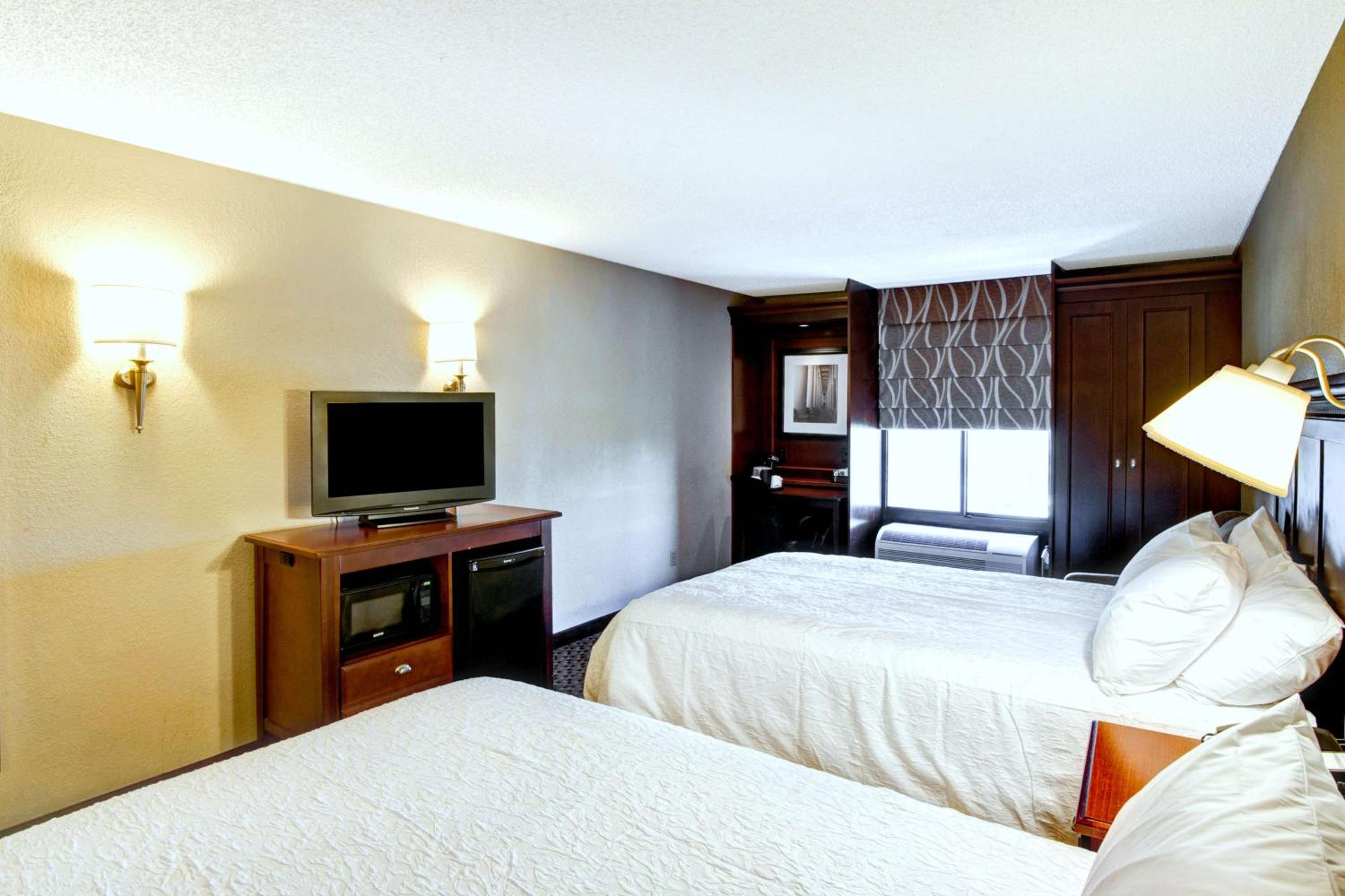 Deluxe Double Room with Two Double Beds photo 2