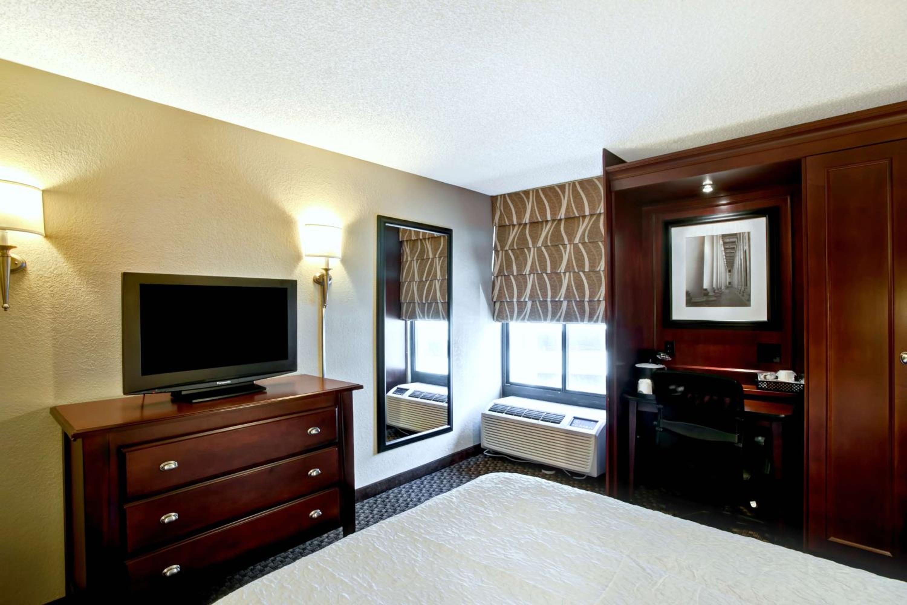 Double Room with Bath Tub - Non-Smoking - Photo 2