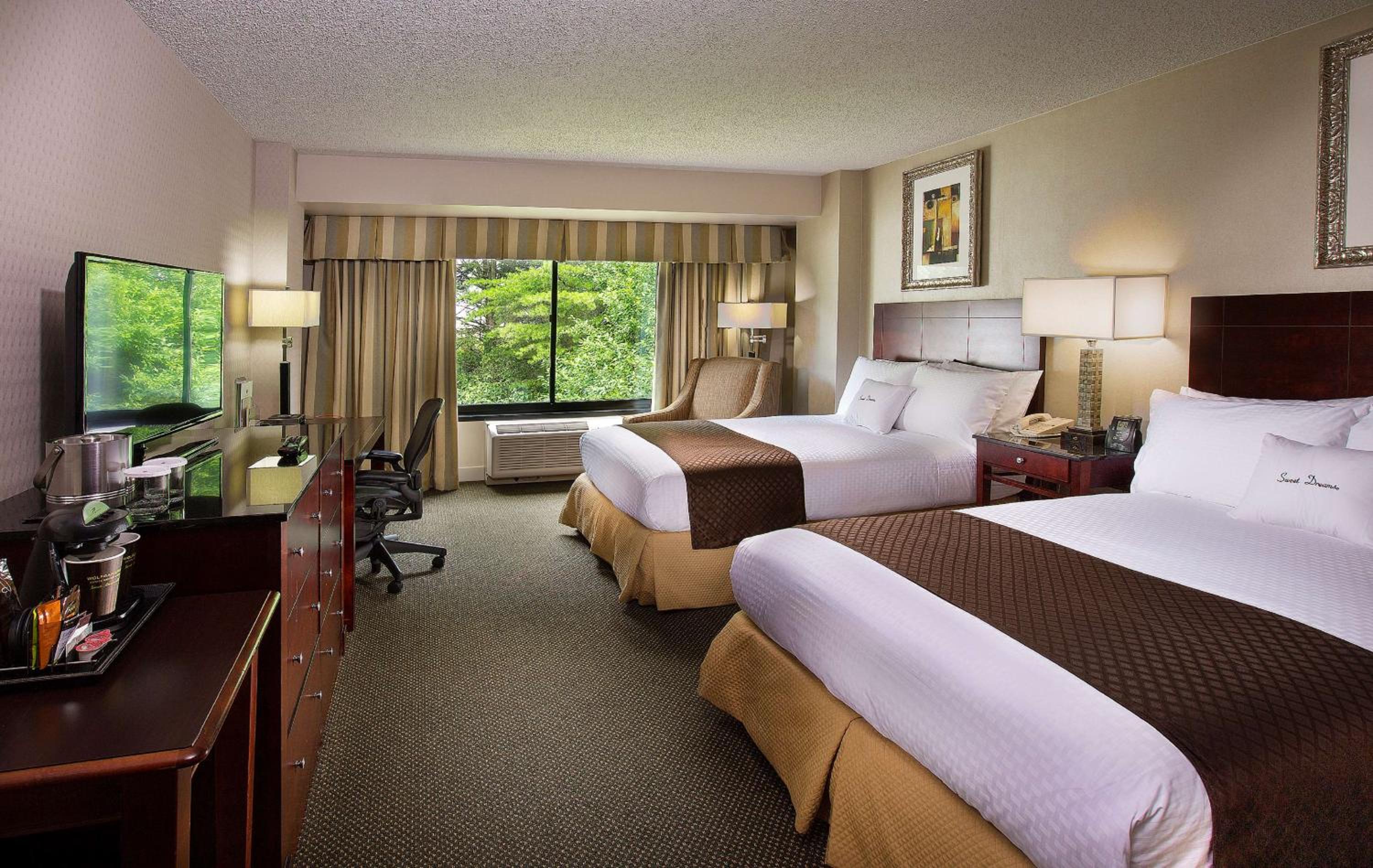 Room with Two Queen Beds - Non-Smoking - Photo 1