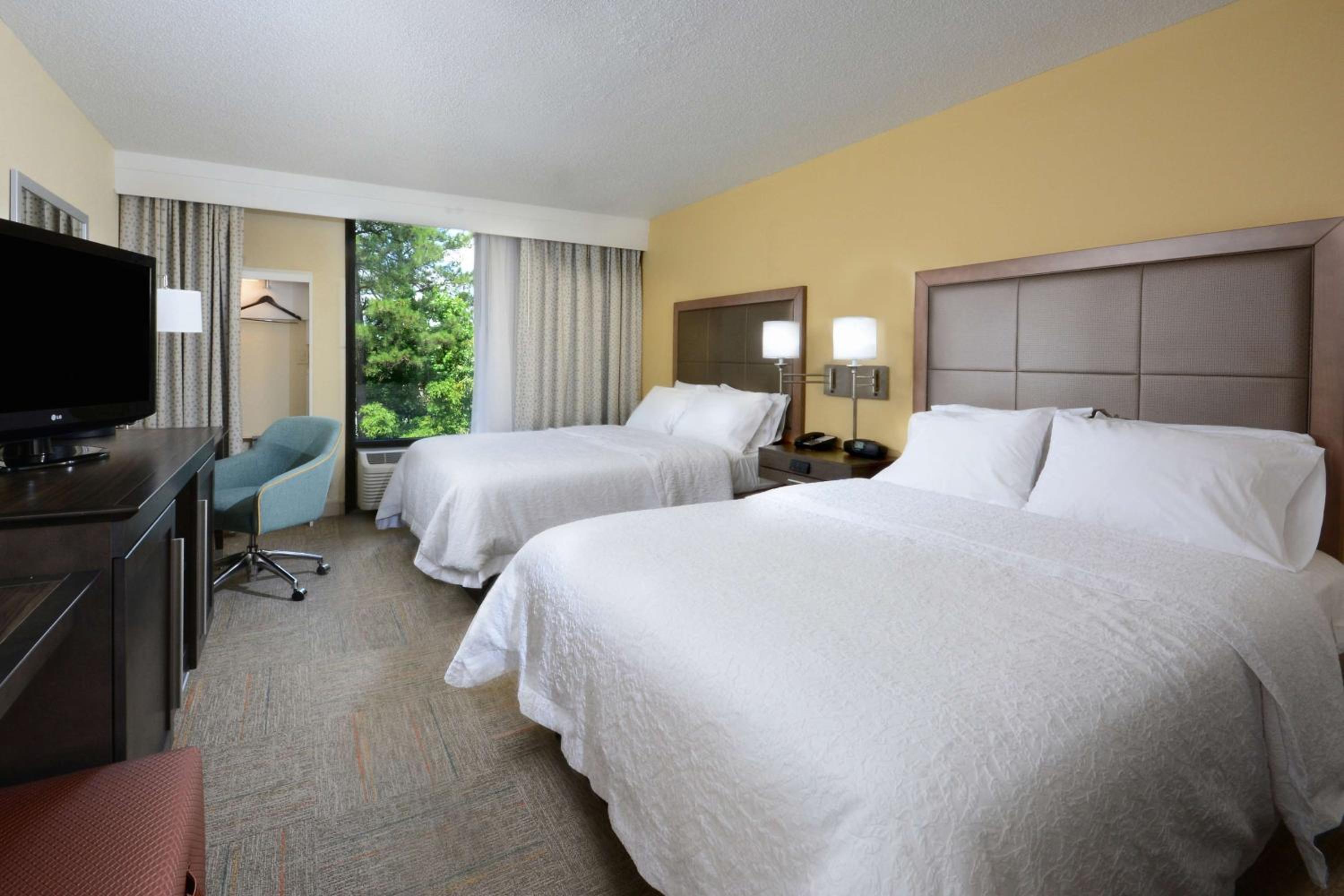 Room with Two Queen Beds - Non-Smoking - Photo 1