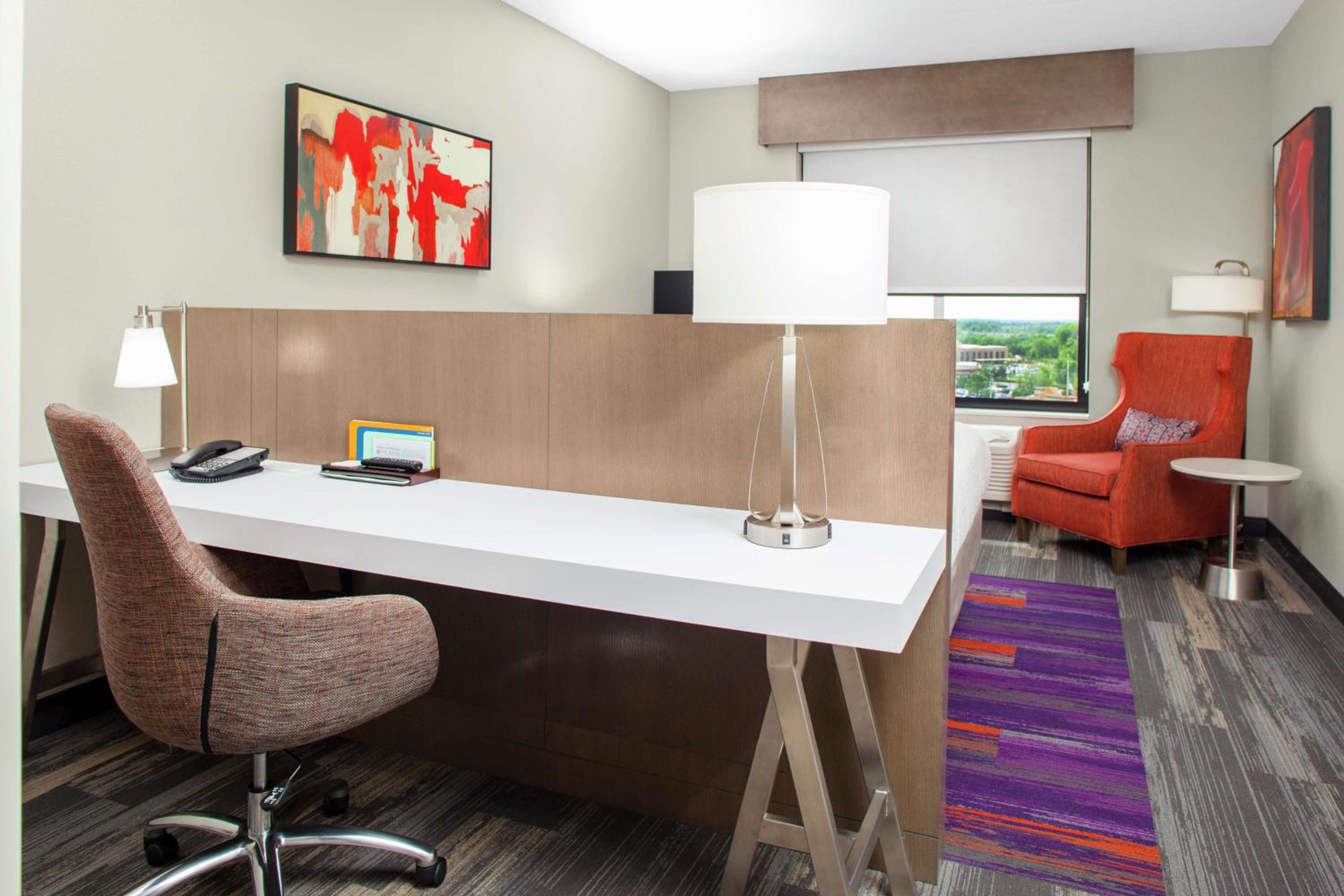 Premium King Room with Roll-In Shower - Mobility Accessible photo 1