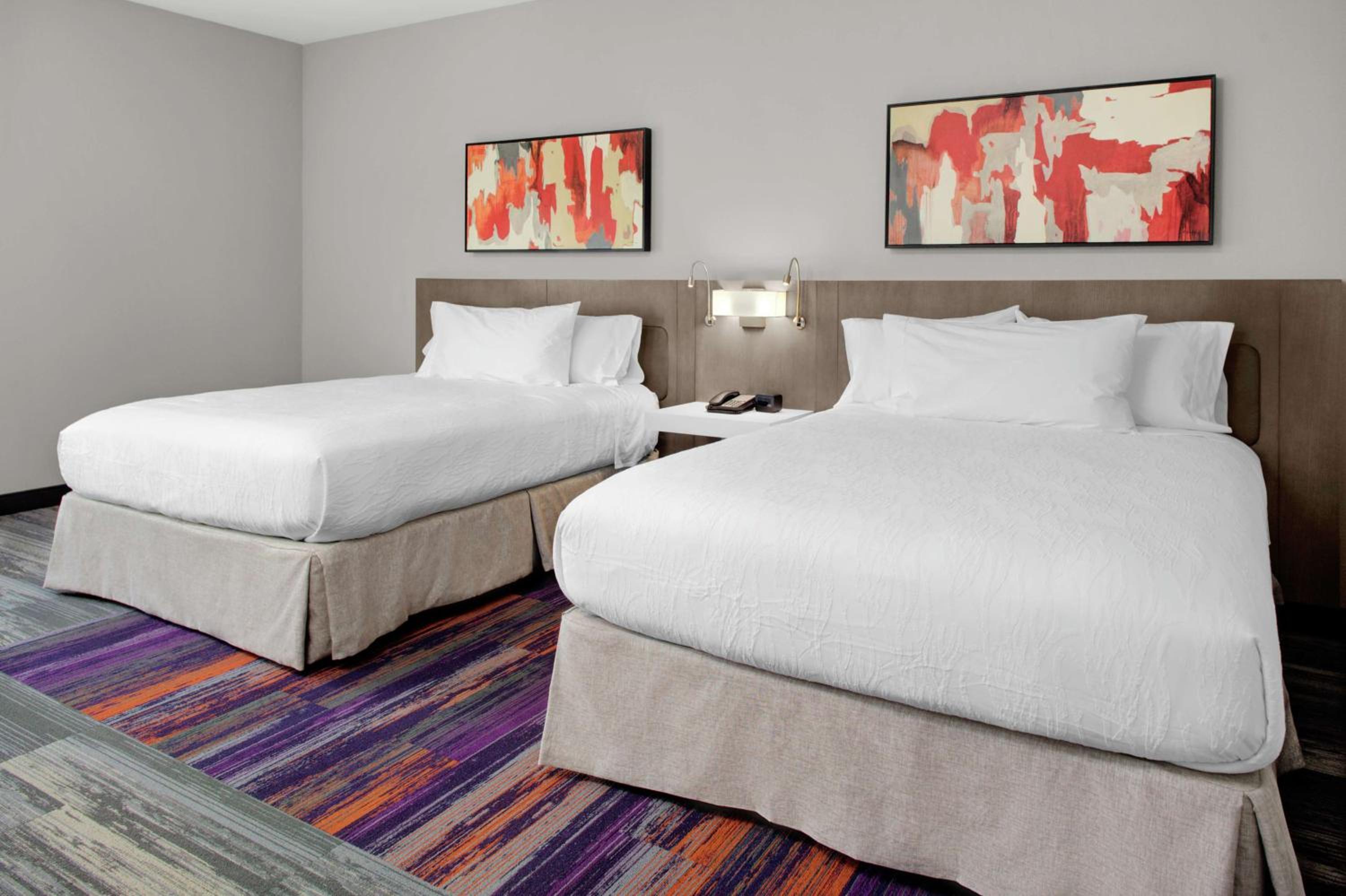 Queen Room with Two Queen Beds - Mobility Access photo 1