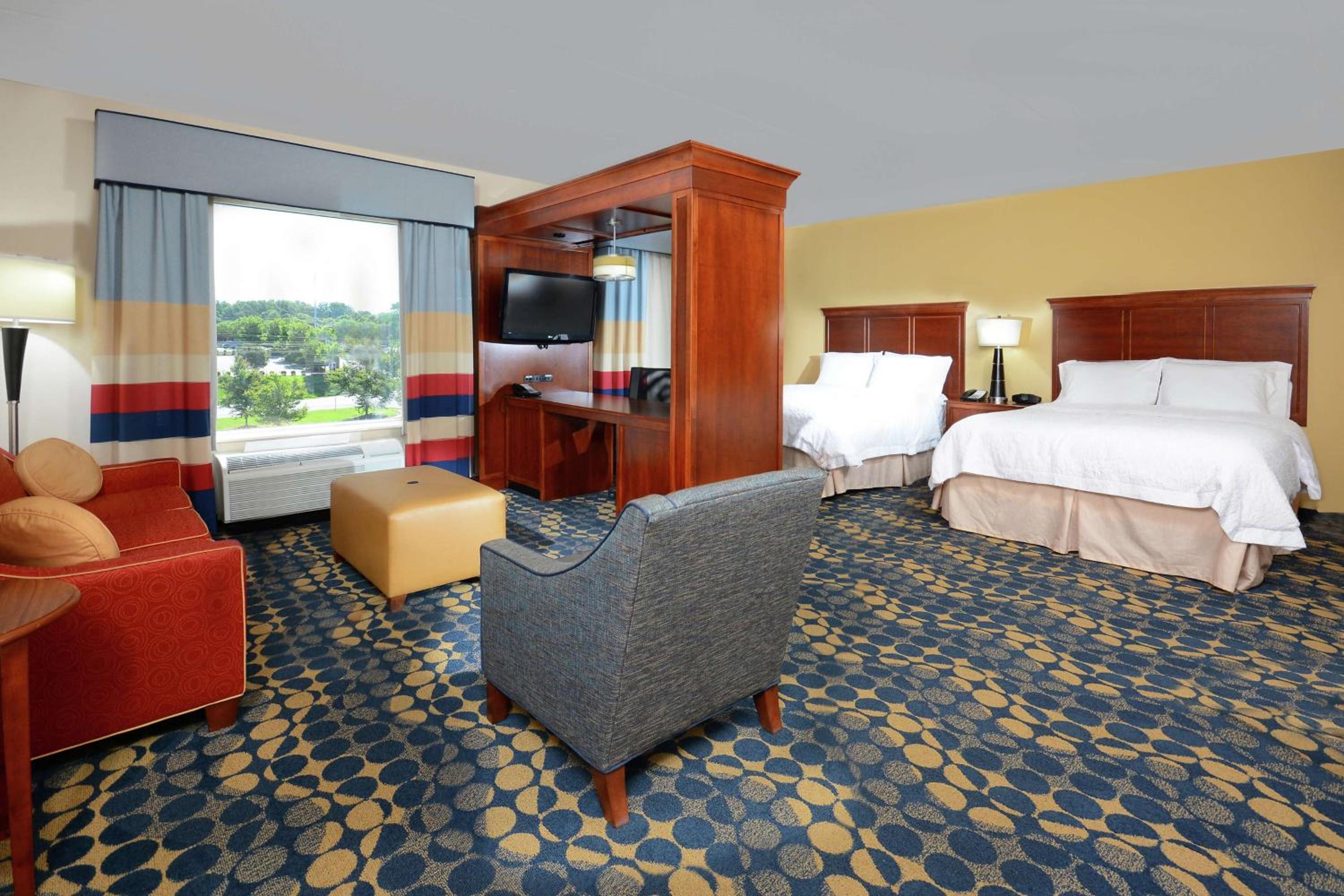 Queen Studio Suite with Two Queen Beds - Non-Smoking - Photo 1