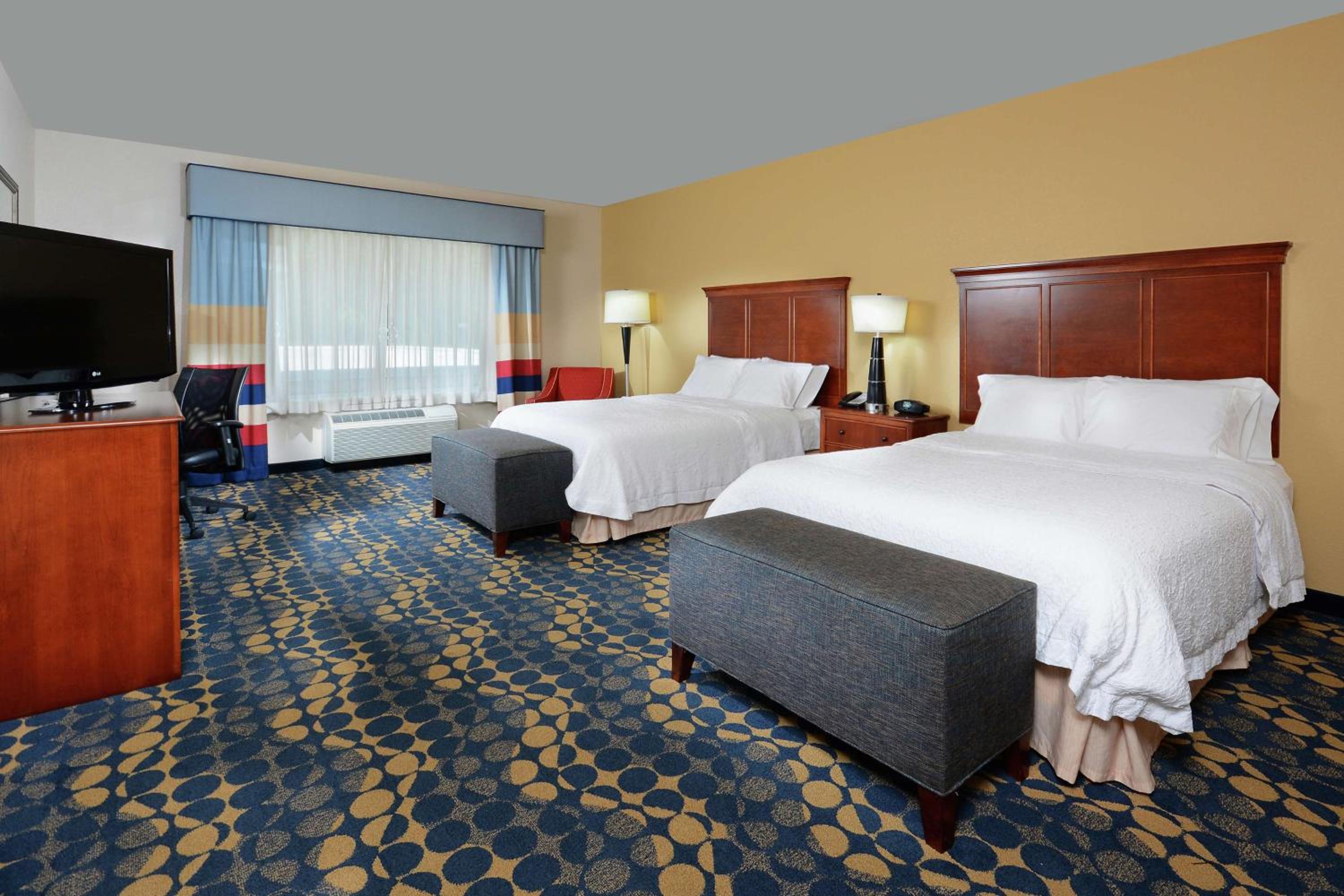 Queen Room with Two Queen Beds - Mobility and Hearing Access/Non-Smoking - Photo 1