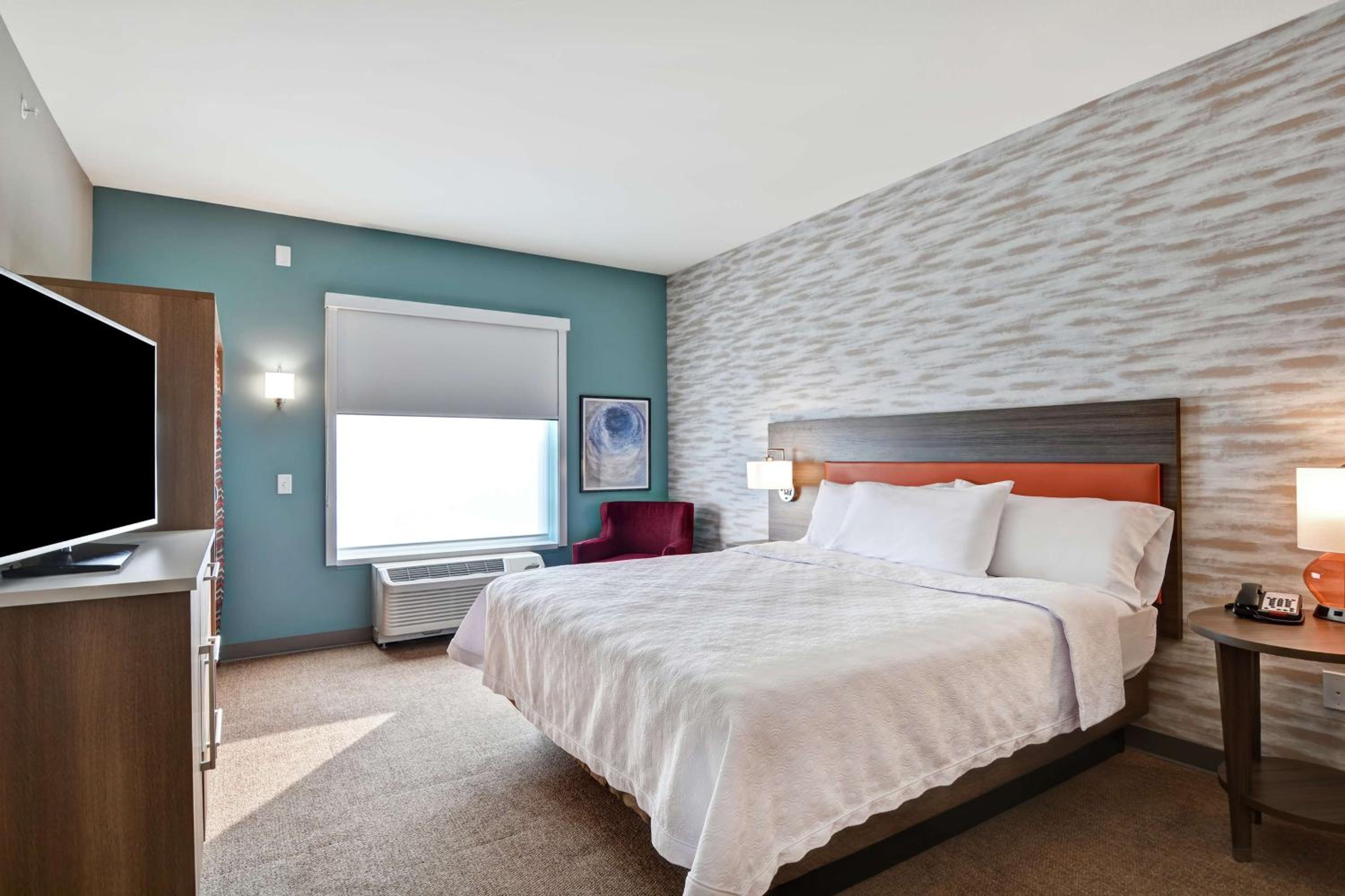 One-Bedroom King Suite - Non-Smoking - Photo 5
