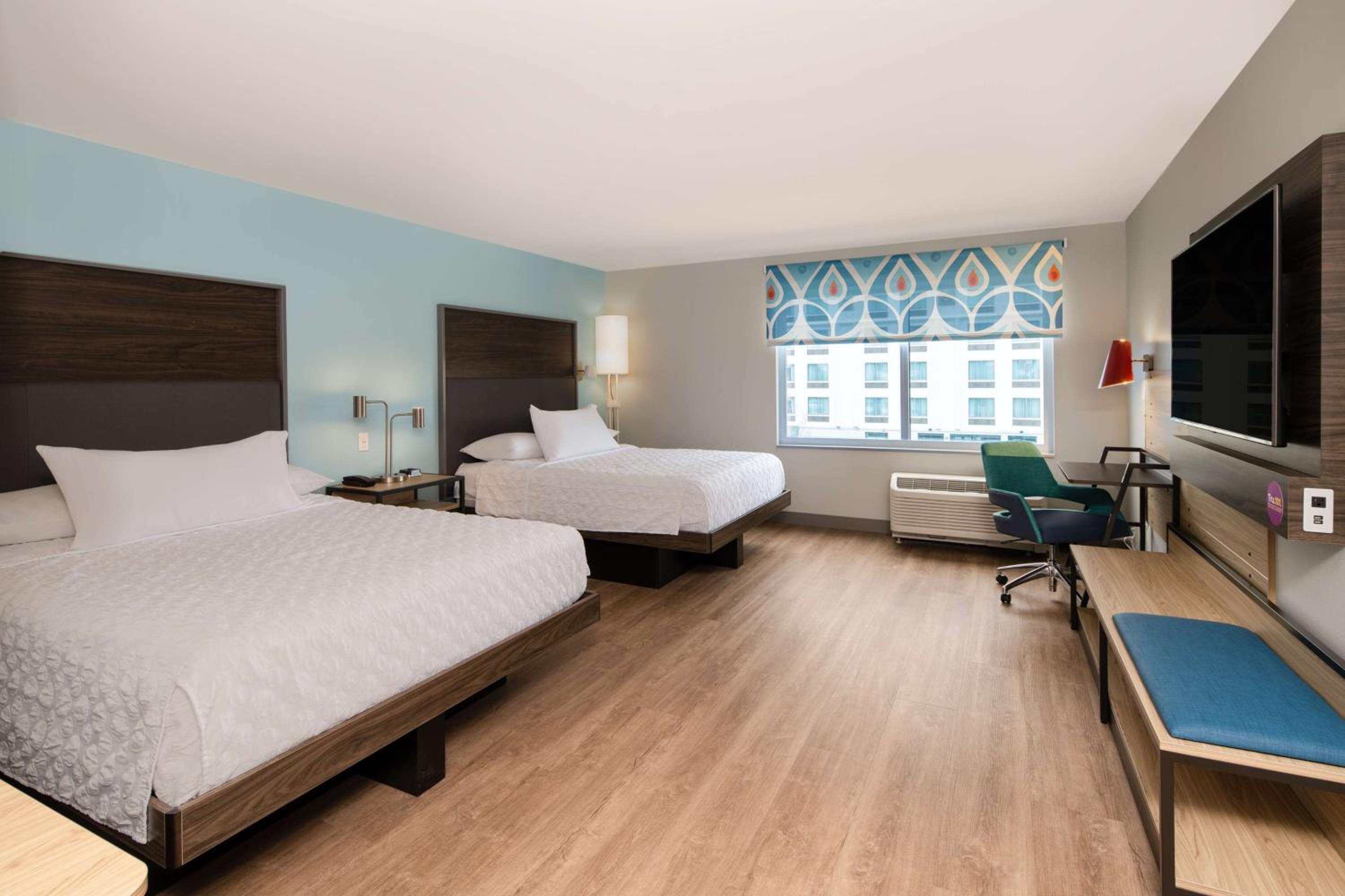 Queen Room with Two Queen Beds and Roll-In Shower - Mobility Access - Photo 2