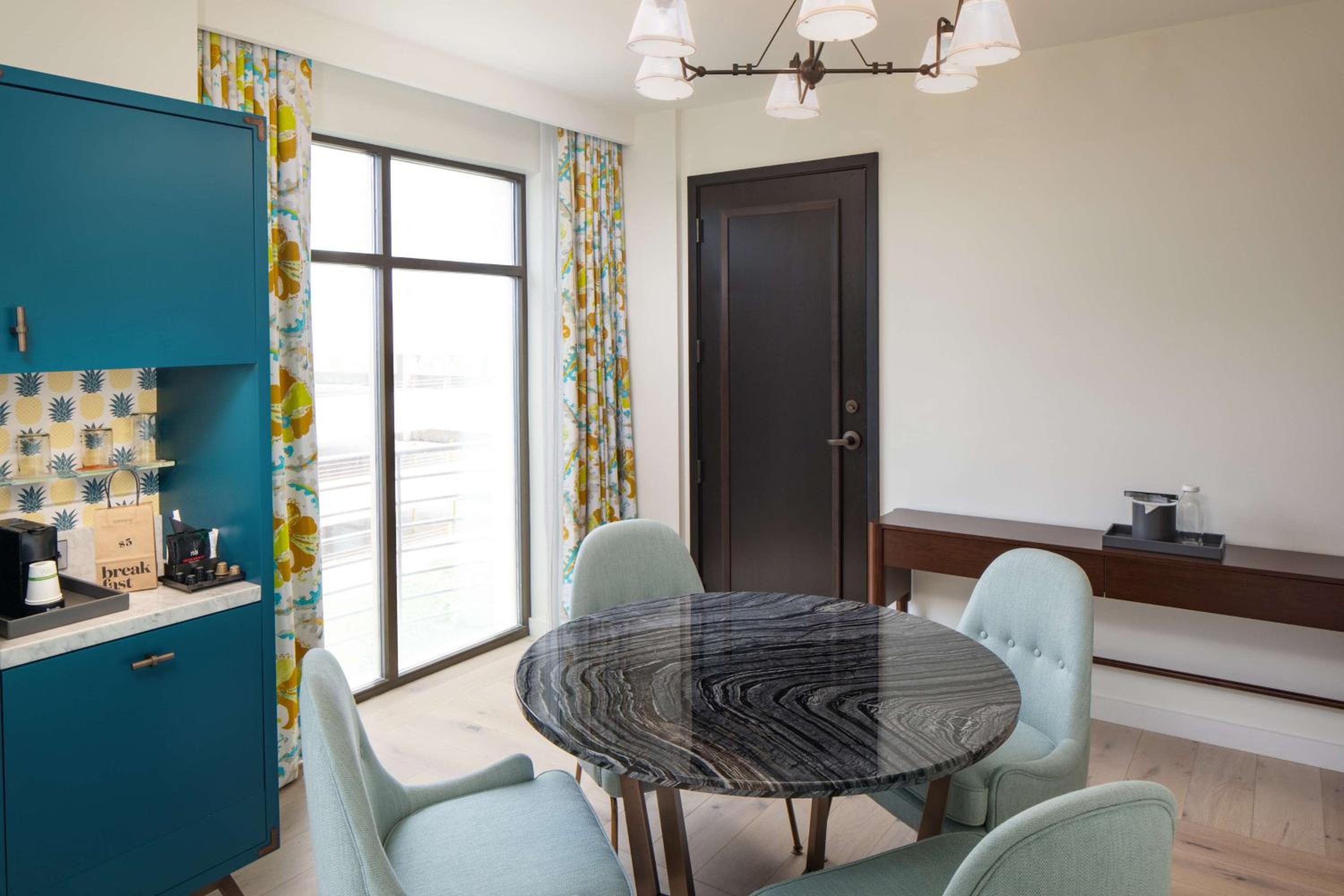 Premium King Suite - Hearing/Mobility Accessible - Photo 4